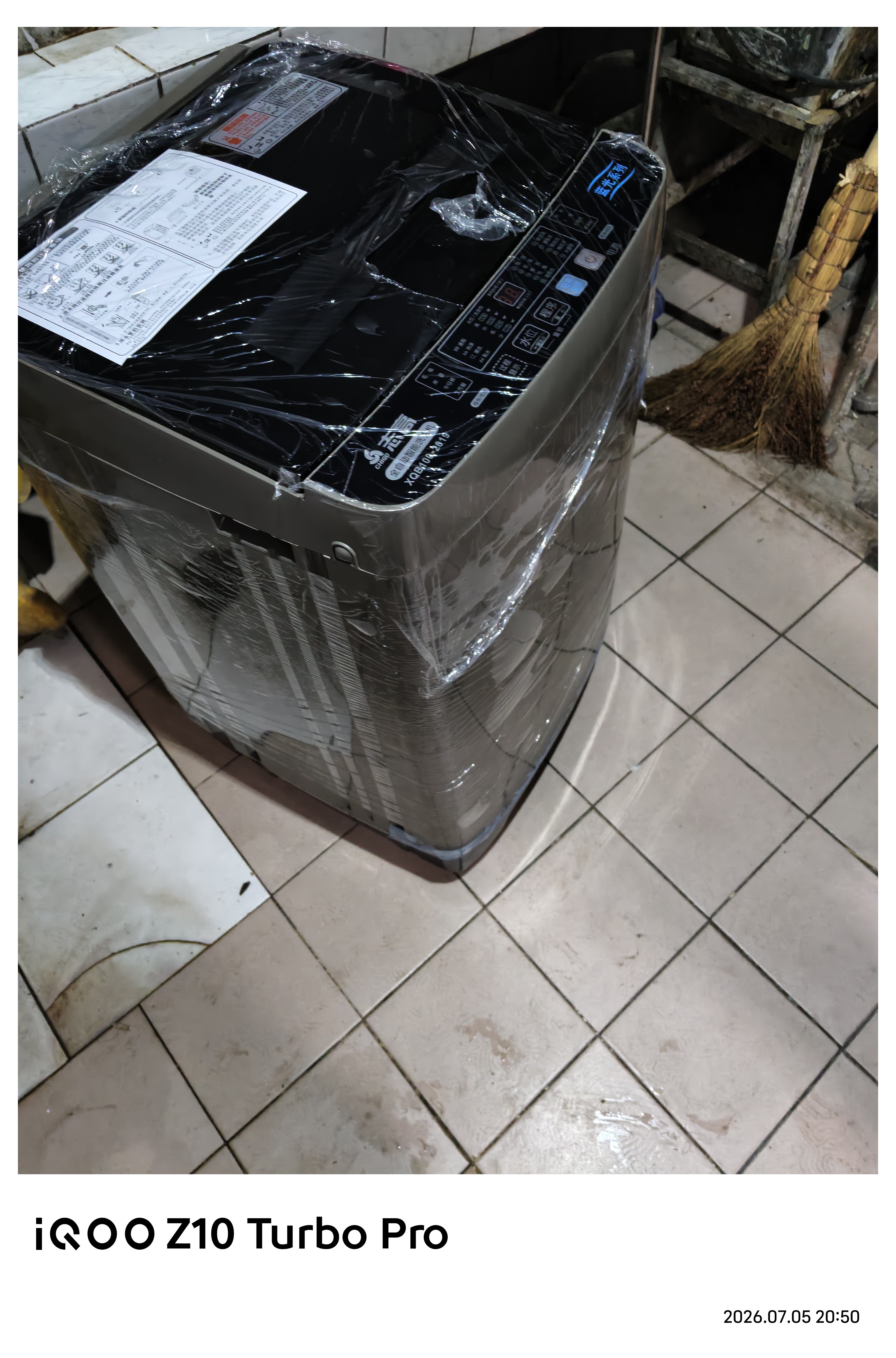 志高（CHIGO）全自动洗衣机 家用小型波轮 洗脱一体机大容量 公寓宿舍出租房 加厚款 波轮 10kg 【蓝光洗护+风干洁桶+强电机】 实拍图