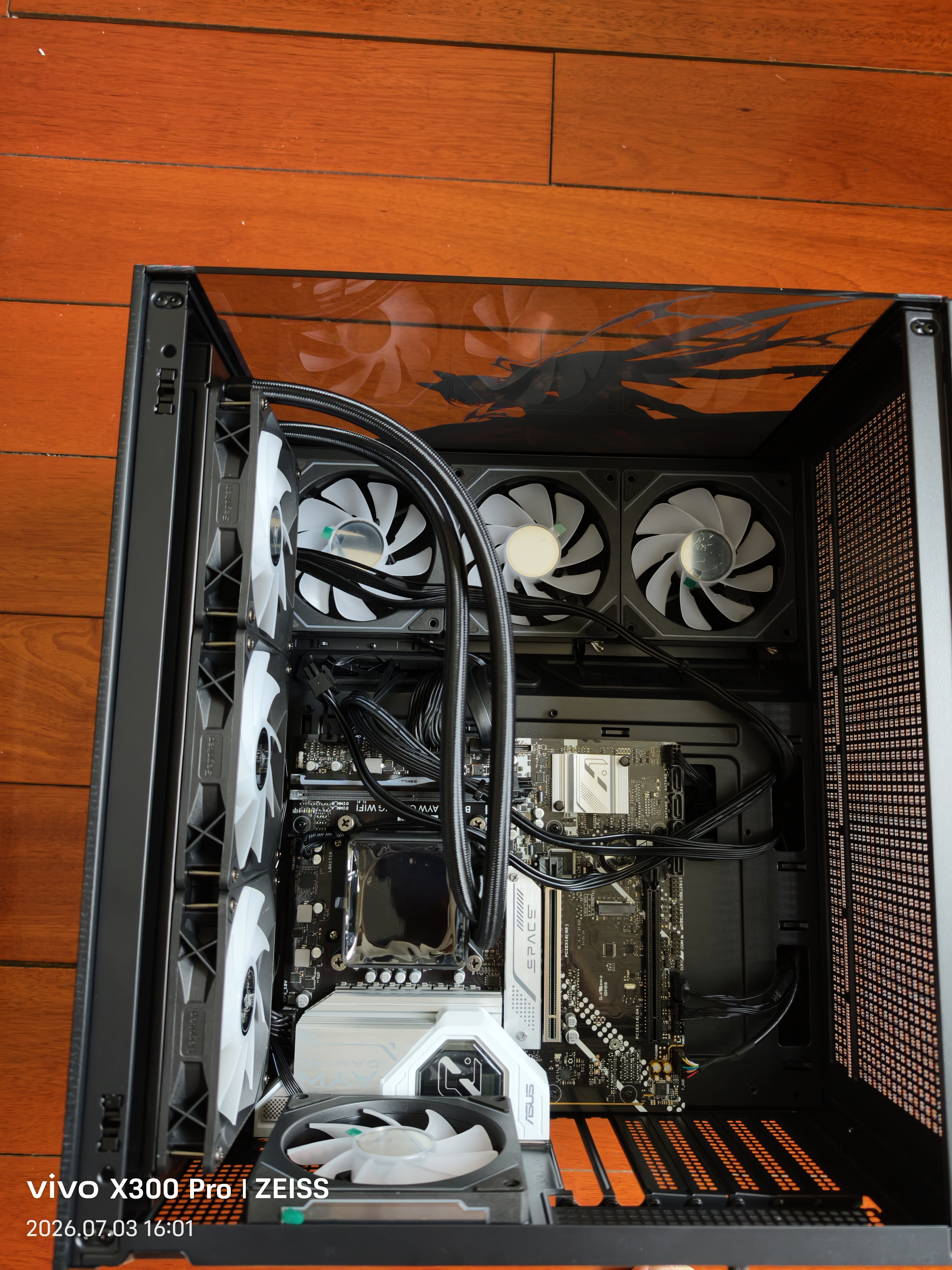 华硕AMD 9800X3D 7800X3D 9850X3D华硕RTX5070 5070TI 5080整机台式电脑游戏主机直播设计AI主机DIY 配二丨R7 9800X3D+无显卡主机 实拍图