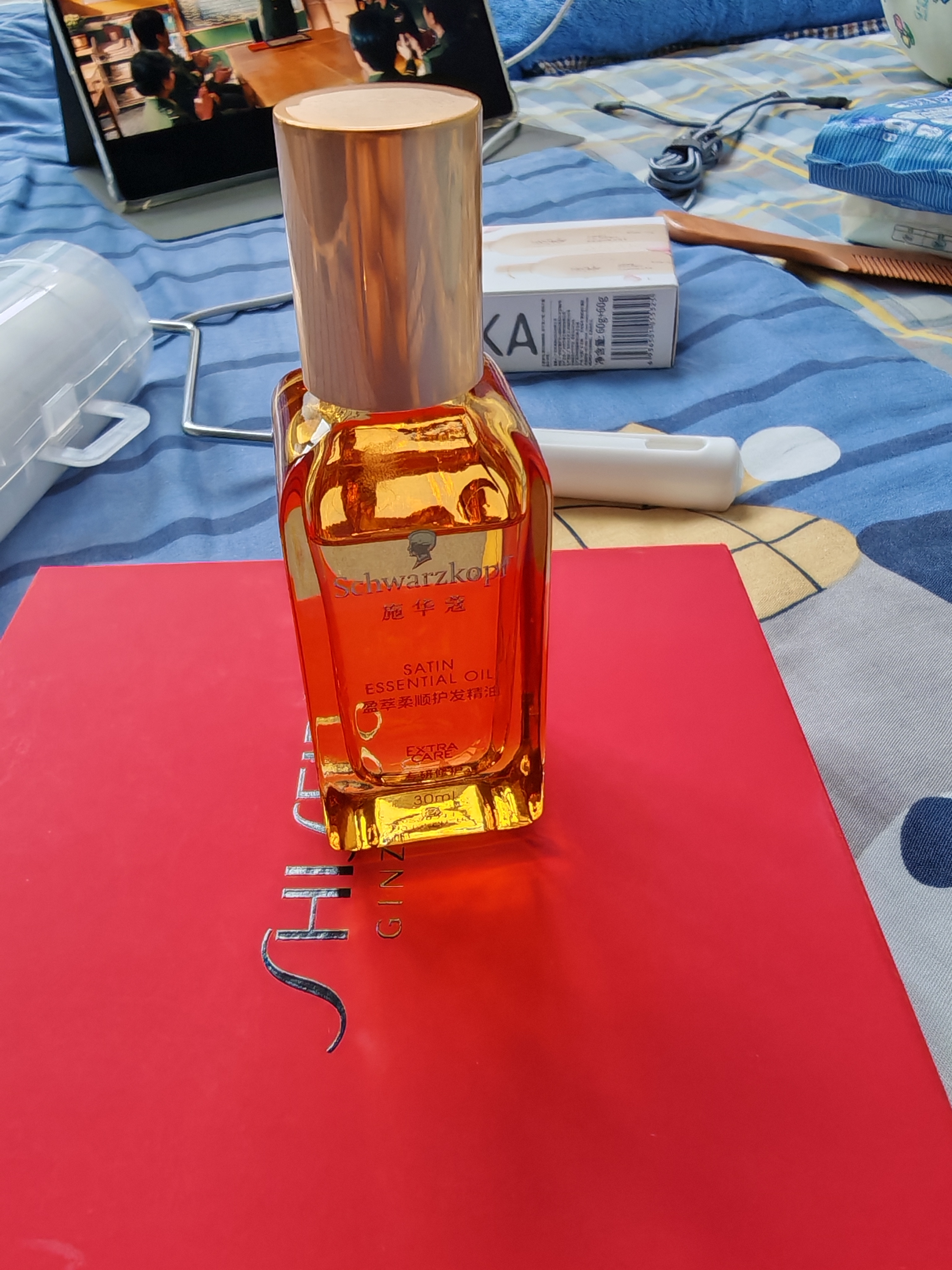 施华蔻（Schwarzkopf）盈萃韧养护发精油80ml(沐光瓶 滋养防毛躁 柔顺免洗不油腻摩洛哥) 实拍图