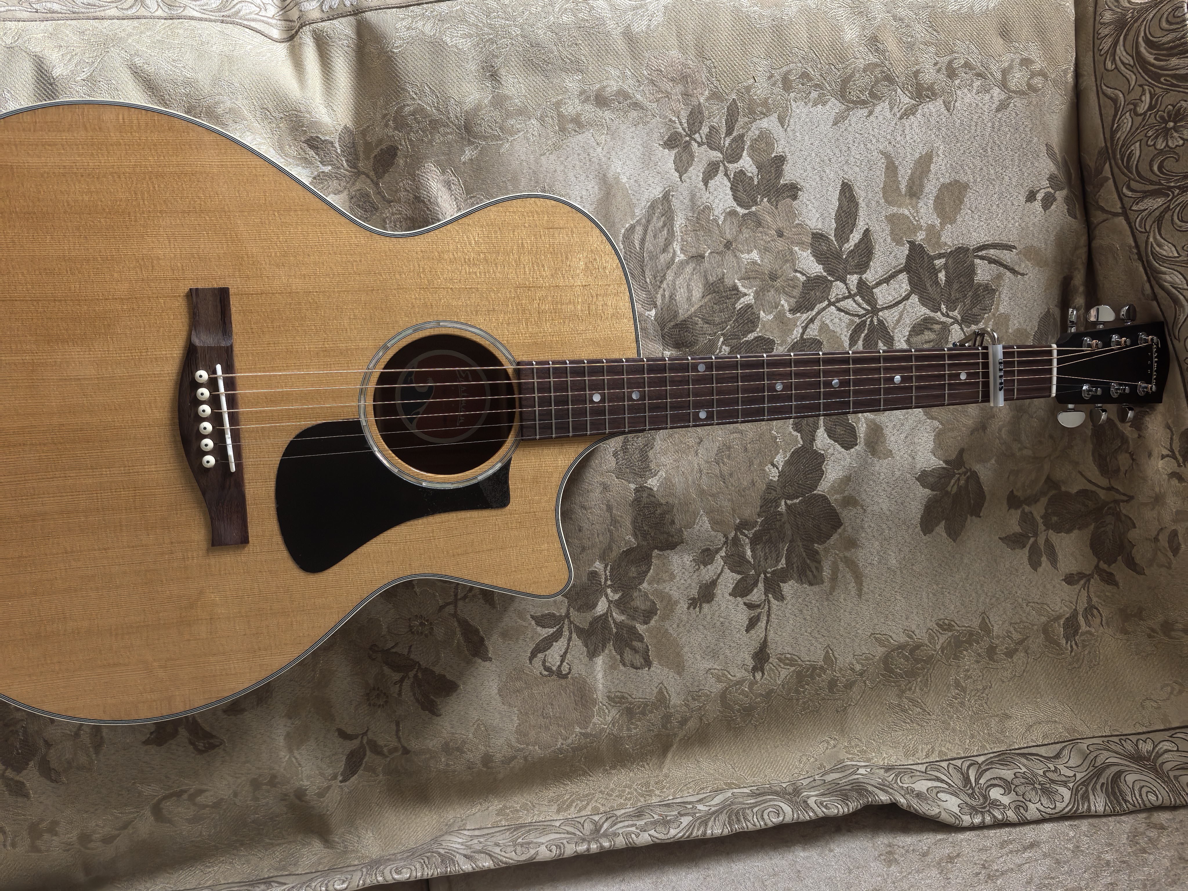 伊斯特曼（EASTMAN）PCH1/PCH2/PCH3初学者新手入门进阶单板民谣木吉他 PCH2-GAC【原木色40寸GAC桶型】 实拍图