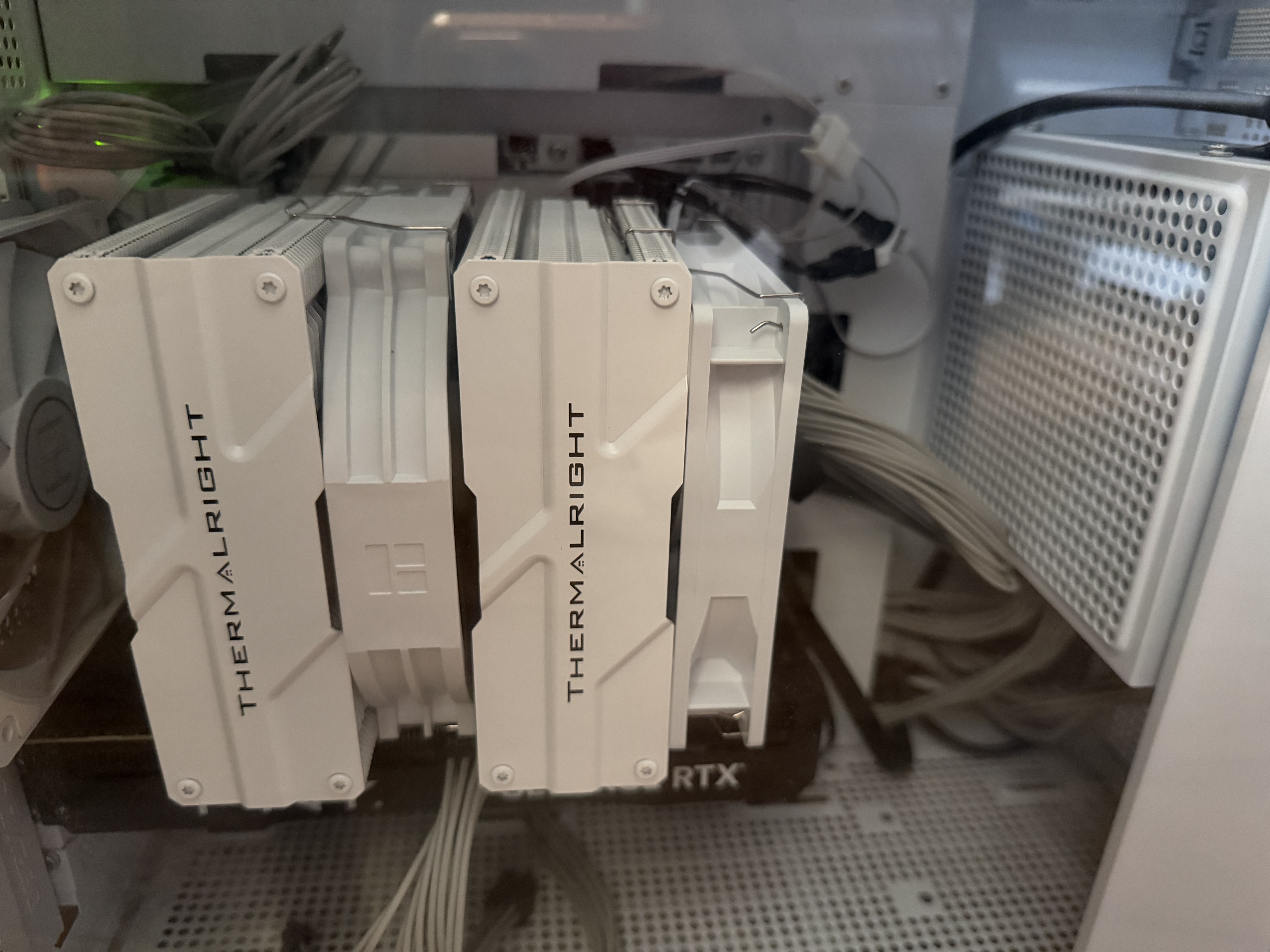利民（thermalright）Peerless Assassin 140 WHITE 风冷散热器 AGHP逆重力 6热管双塔 PA140 WHITE 实拍图