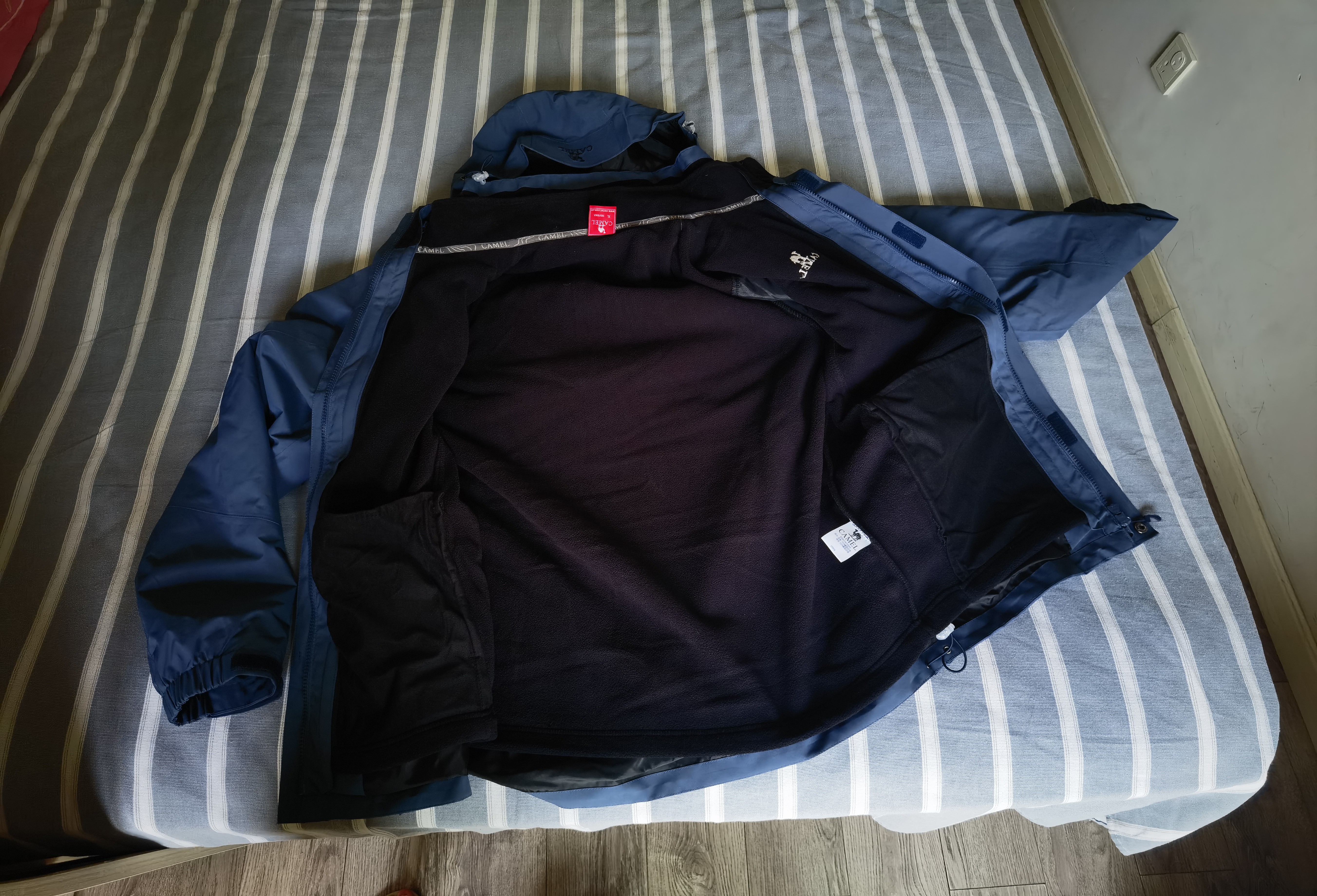 骆驼（CAMEL）户外冲锋衣 三合一加绒加厚防水情侣款外套登山服装 A9W214119AX 实拍图