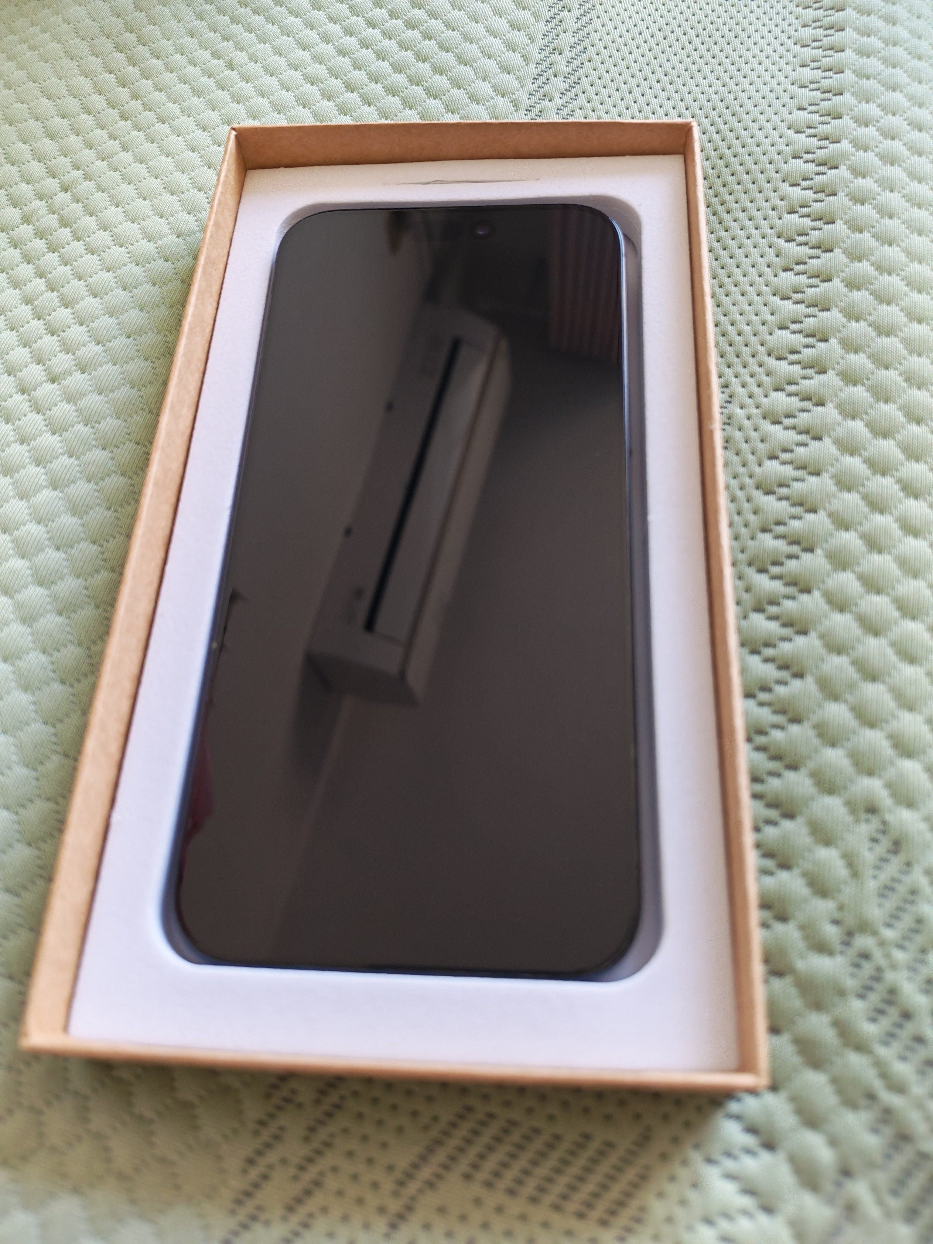 Apple 苹果 iPhone 17/16/15/14/13/12/11/X系列二手手机 规格见质检报告 苹果 iPhone 16 Pro Max 实拍图