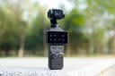 大疆（DJI）Osmo Pocket 4 口袋云台相机 灵眸手持数码相机 旅游 vlog 美颜摄像 高清增稳 标准版+128G卡 标配（不含随心换） 实拍图