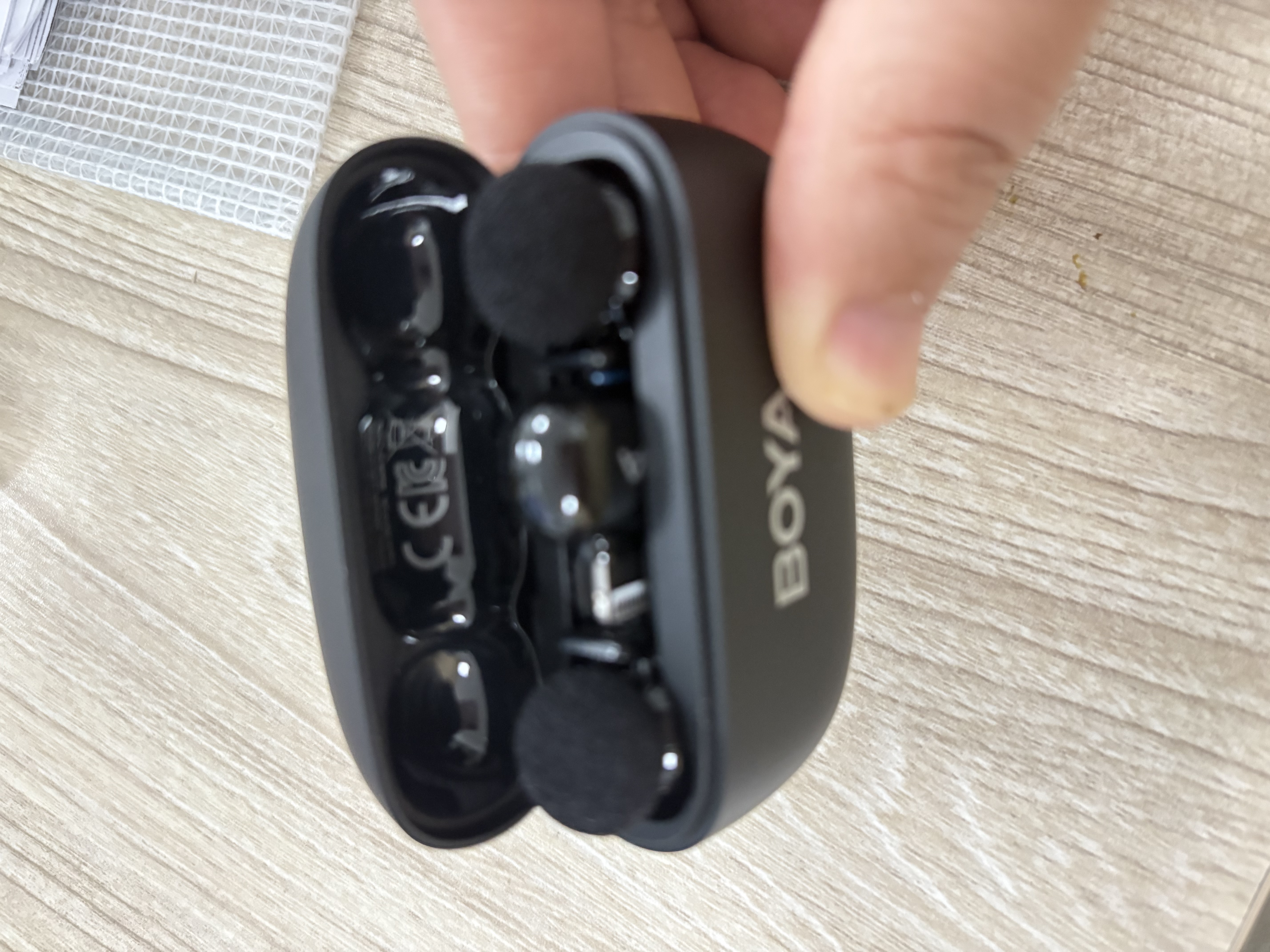 BOYA 博雅麦克风mini 2无线领夹麦克风手机直播收音麦 一拖二夹领式AI智能降噪迷你话筒户外拍摄收音器 实拍图