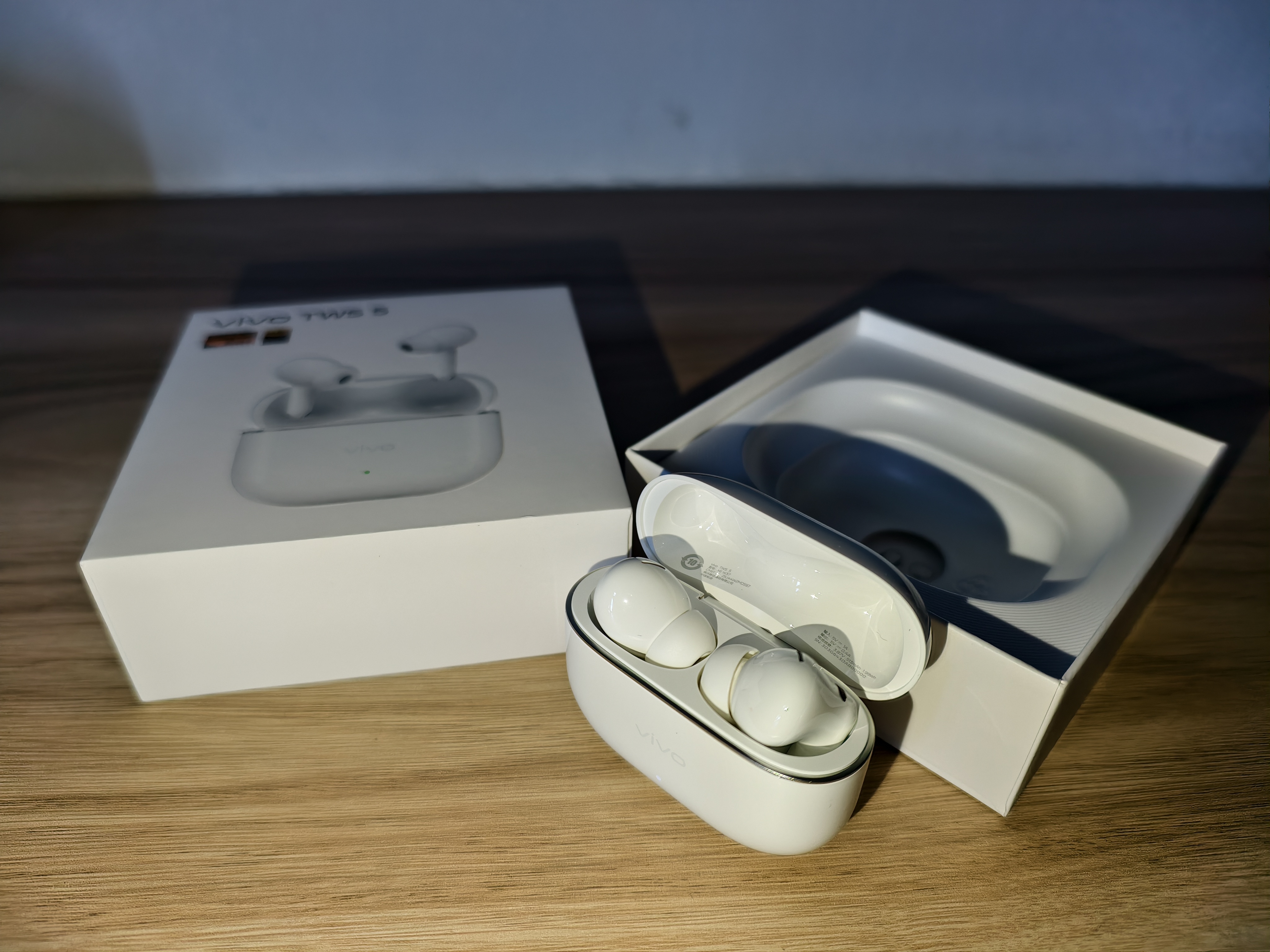 vivo TWS 5 简单白 60dB深海智慧降噪 跨生态无缝三连接 蓝牙耳机 苹果华为小米oppo手机通用 实拍图