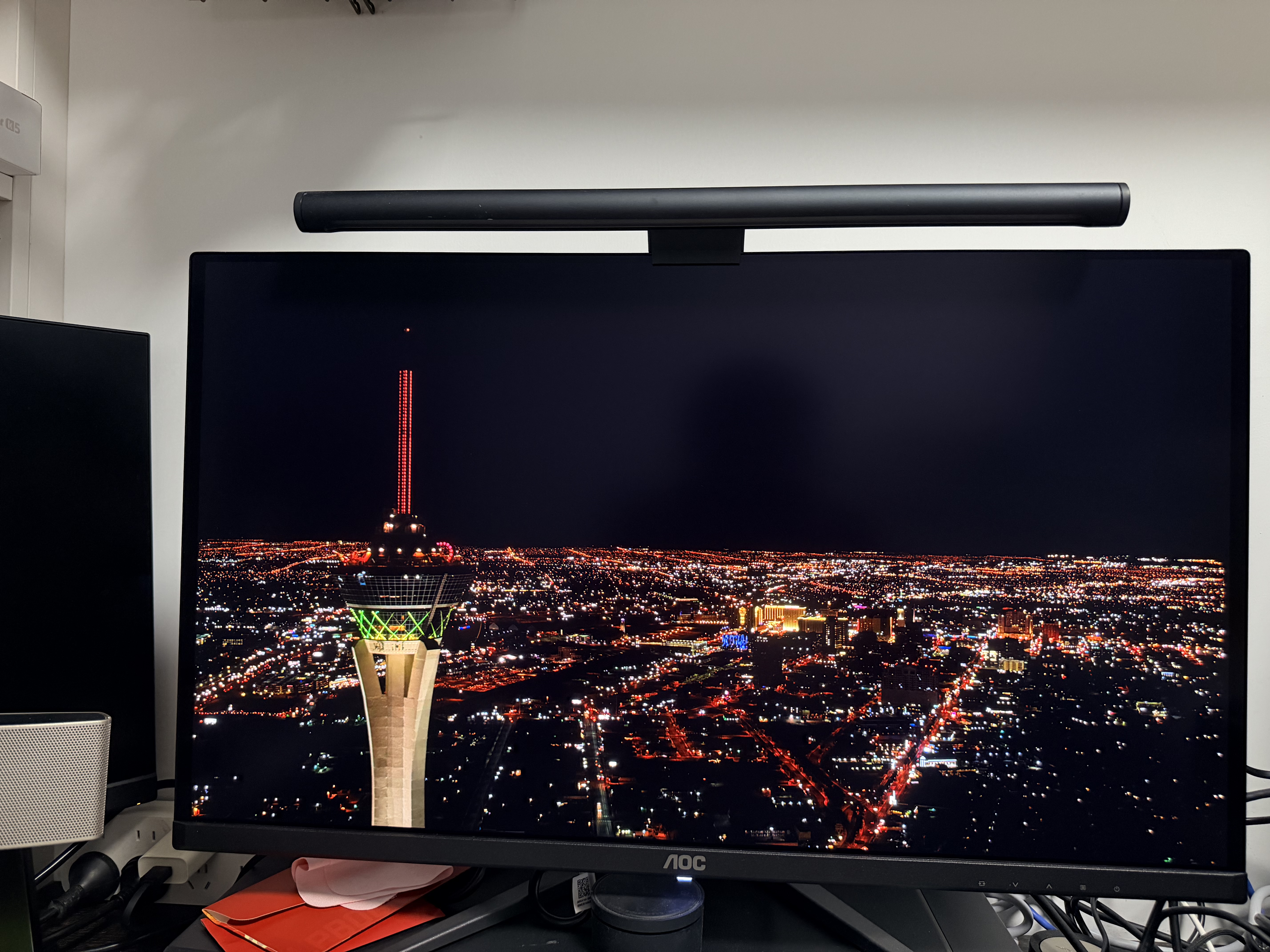 AOC 27英寸4K165Hz Gen.3五层堆叠QD-OLED 第五代BlackAGLR涂层 抗反射抗眩光更黑 电竞显示器U27G4D 实拍图
