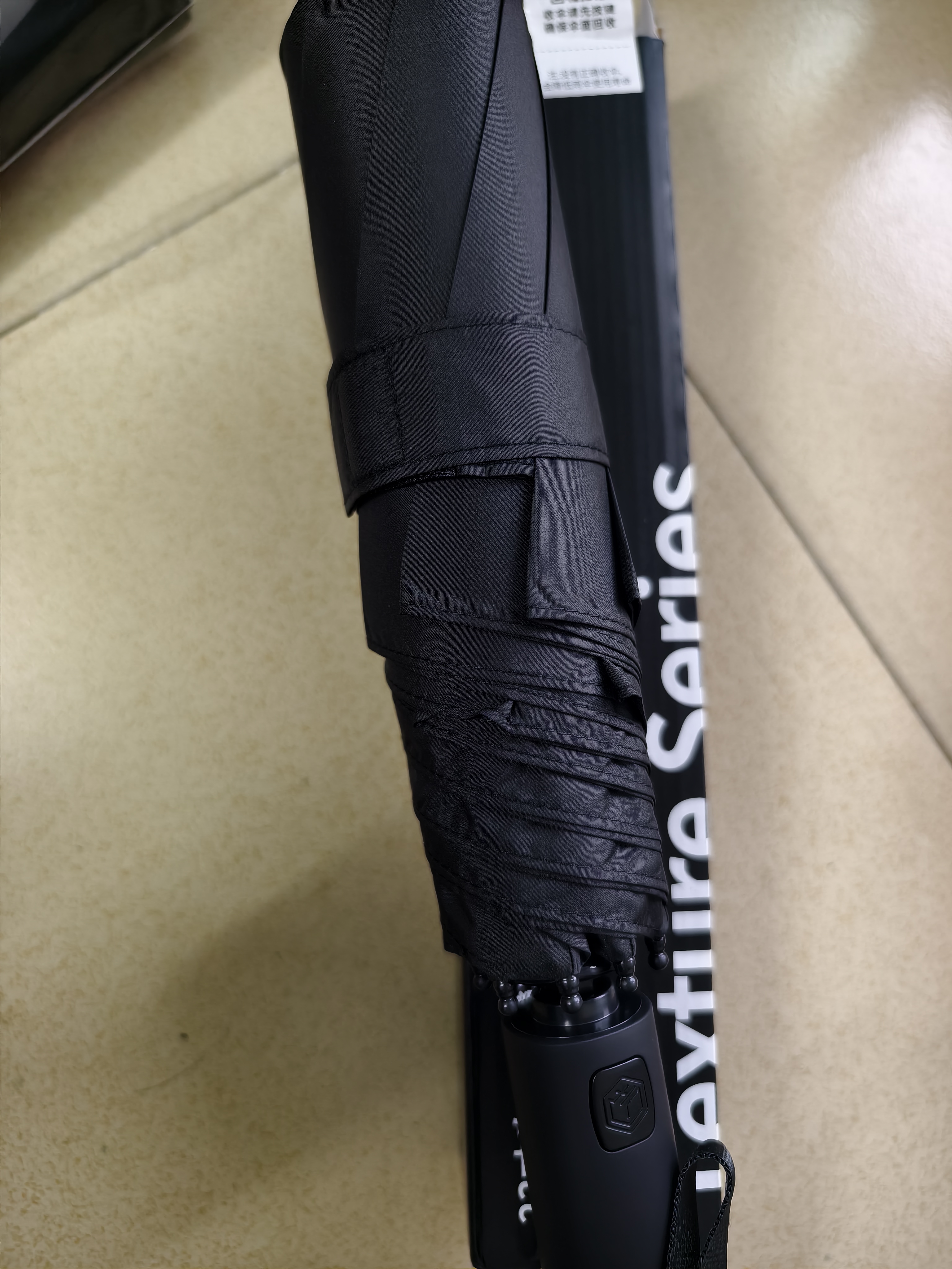 京东京造 全自动雨伞免叠易收自动折叠伞 晴雨两用一秒平整双人伞105cm 实拍图