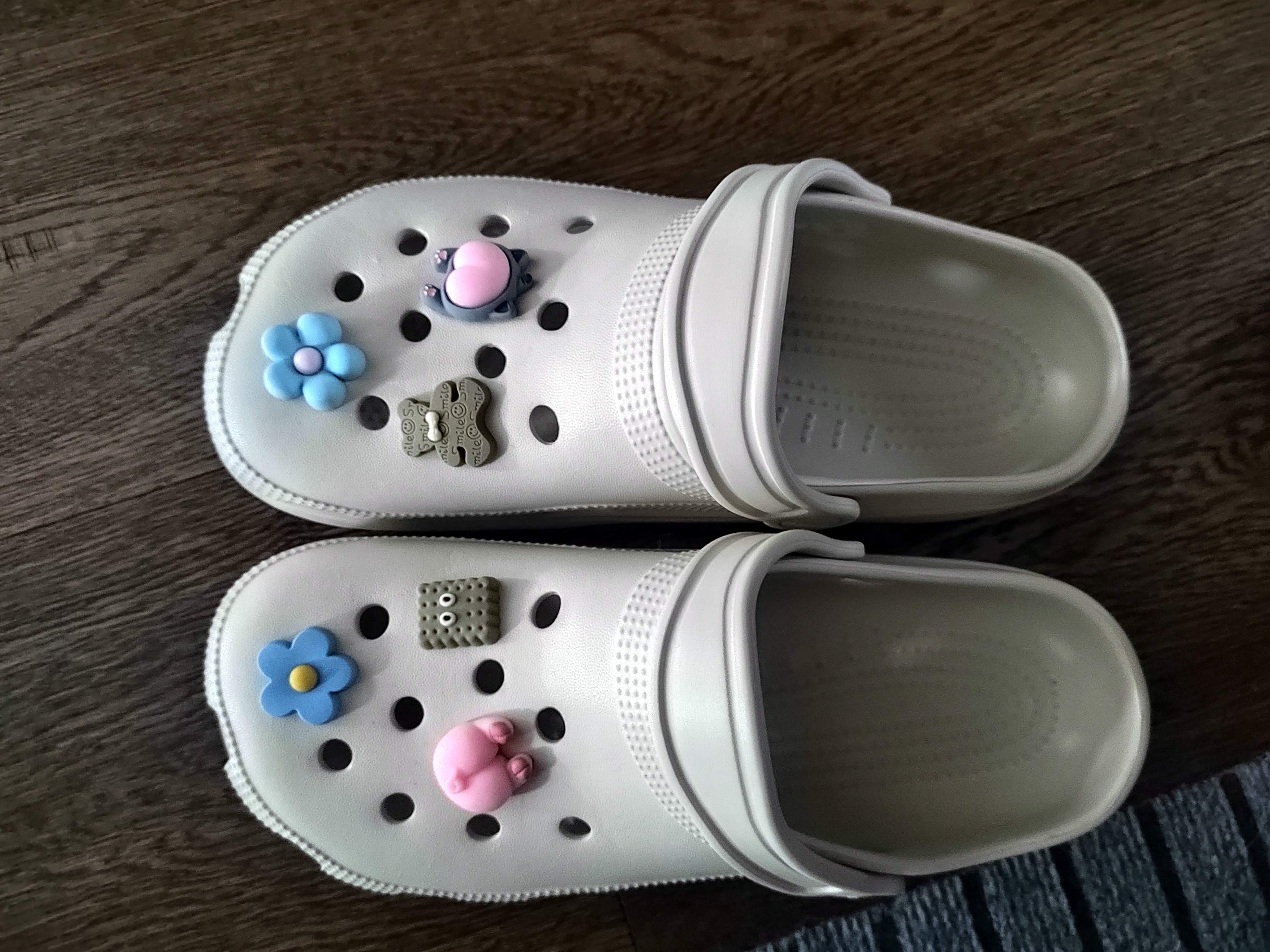 名创优品（MINISO）洞洞鞋女男夏季外穿沙滩凉鞋防滑厚底踩屎感包头凉拖鞋骨白38-39 实拍图