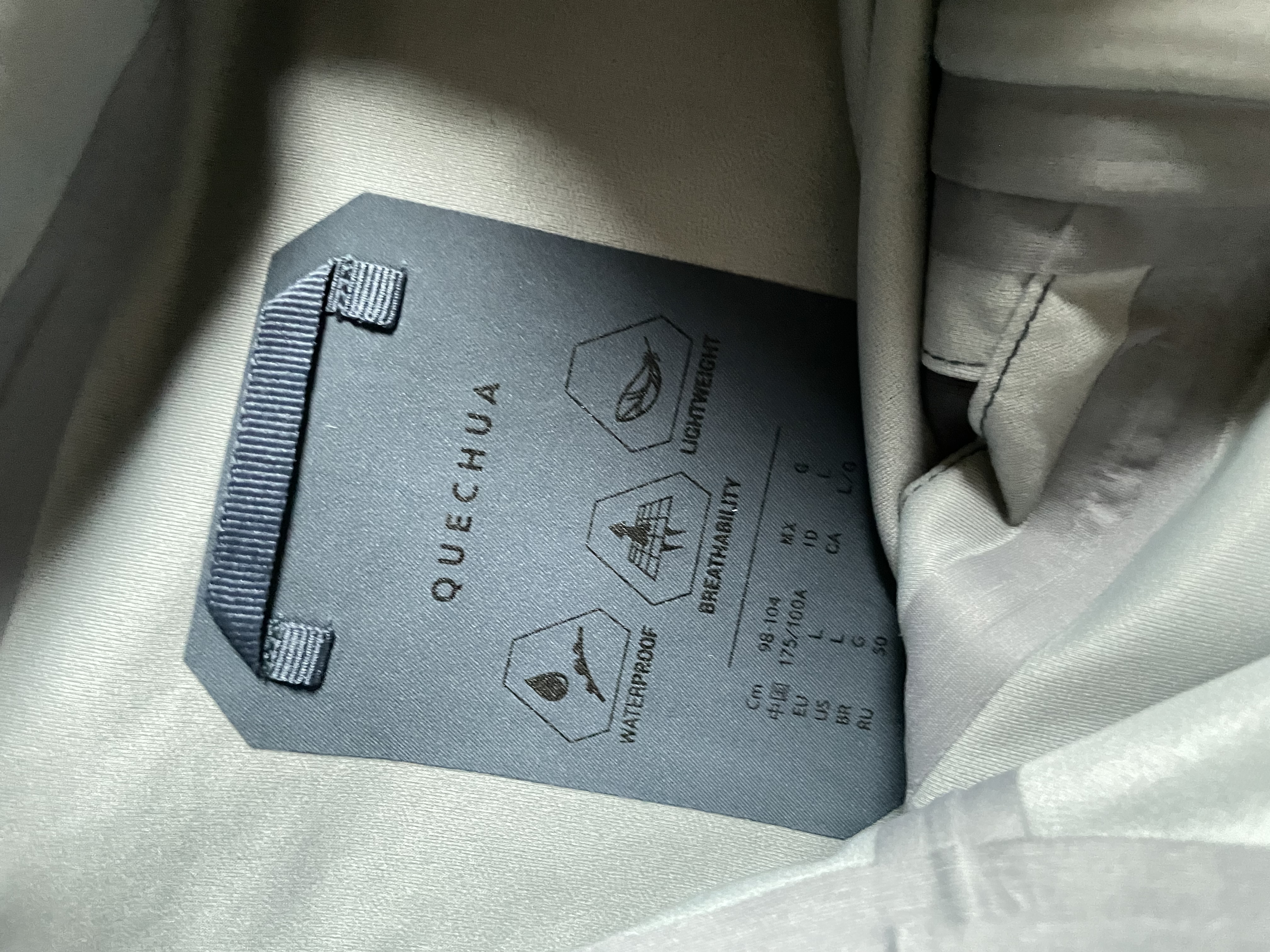 迪卡侬（DECATHLON）硬壳冲锋衣男女春秋登山防风防水单层夹克风衣运动外套MH500 旷野蓝（男女同款）- 亚洲款 新款上市 加内胆选大一码 L 实拍图