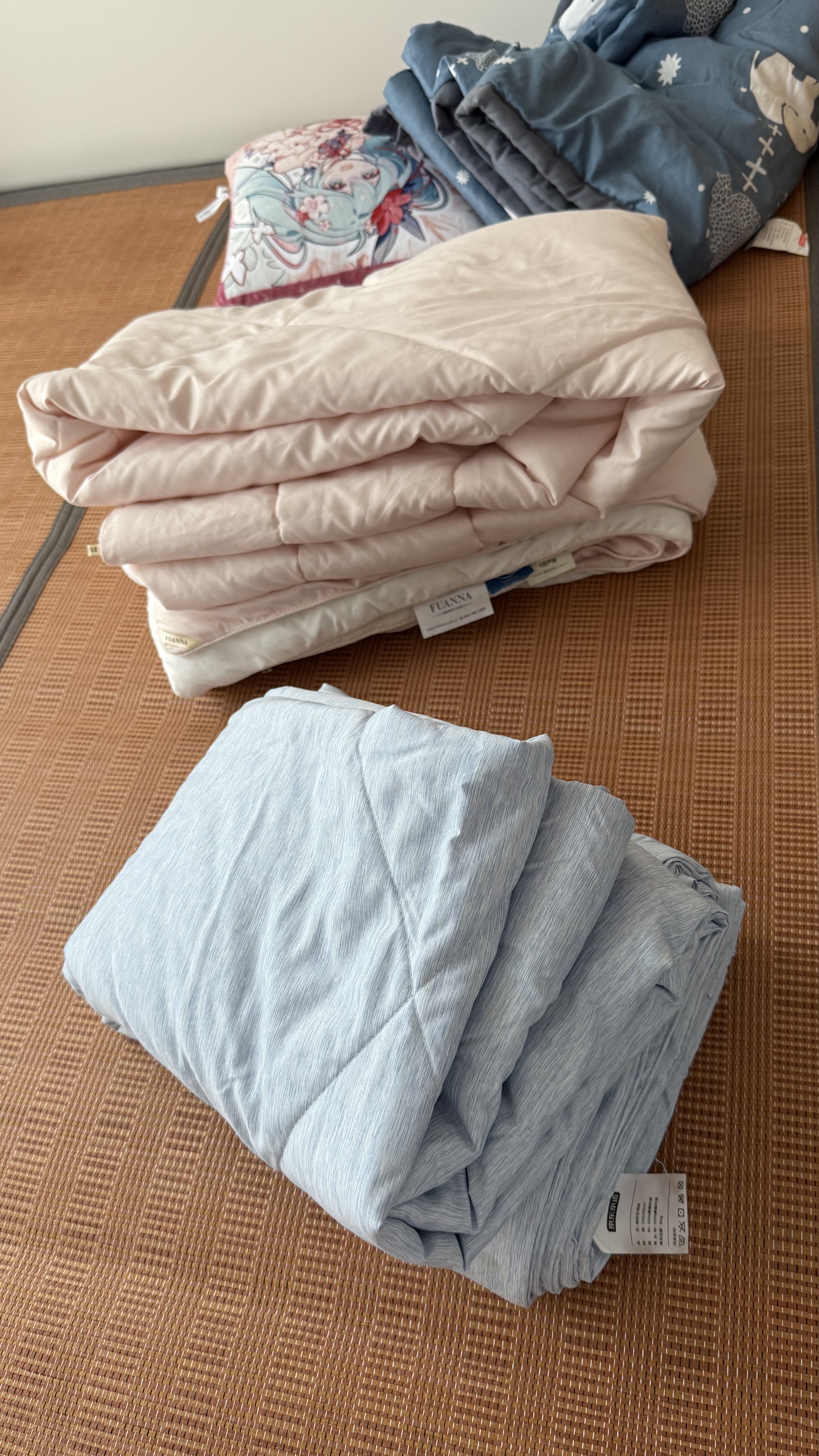 富安娜 软fufu 十孔纤维抑菌纤维被 冬厚被 2000g填充 203*229cm 粉+白 实拍图