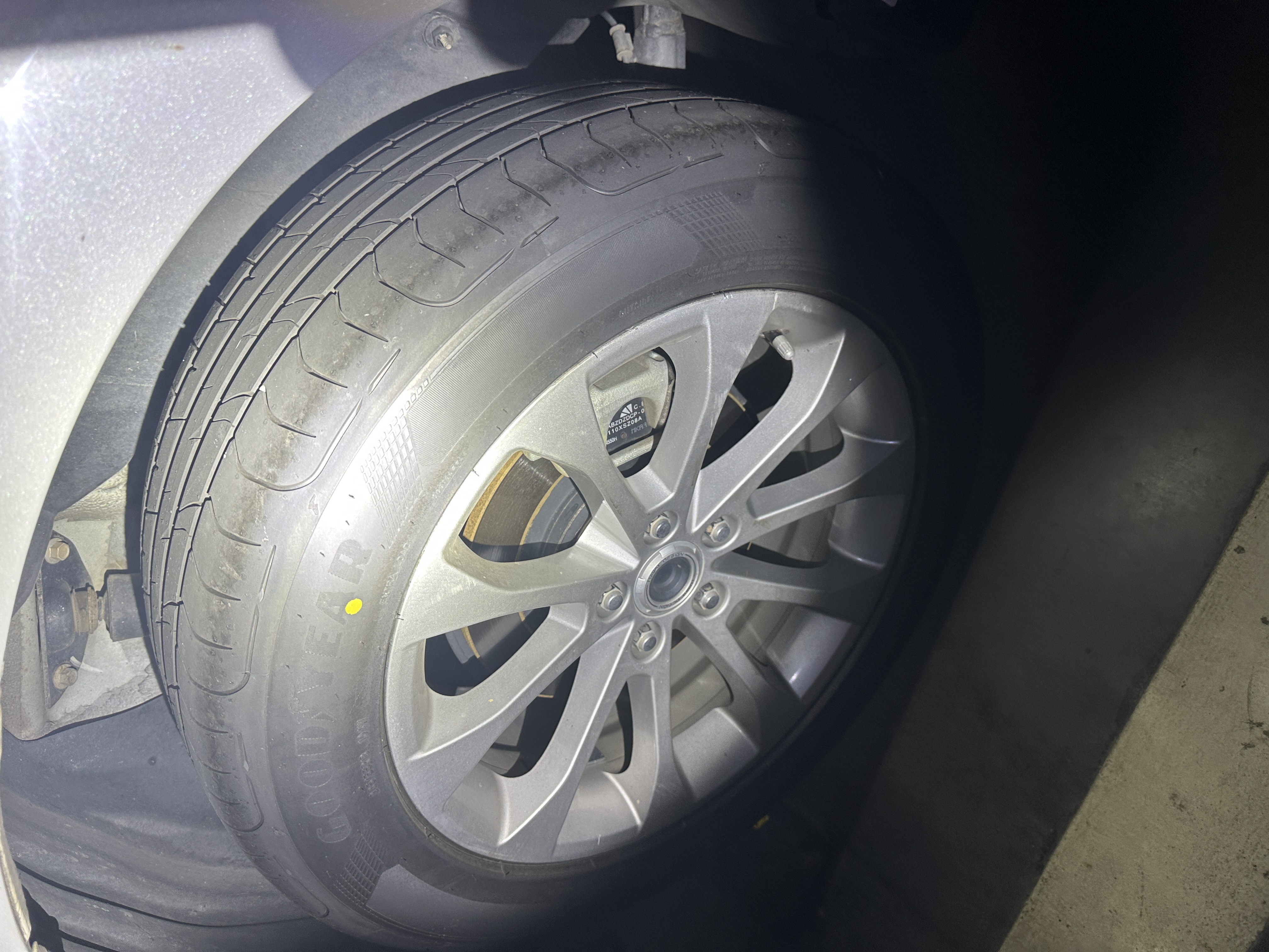固特异（Goodyear）汽车轮胎 235/55R18 104W 鹰驰F1酷跑 适配探岳/途观L 御乘升级 实拍图