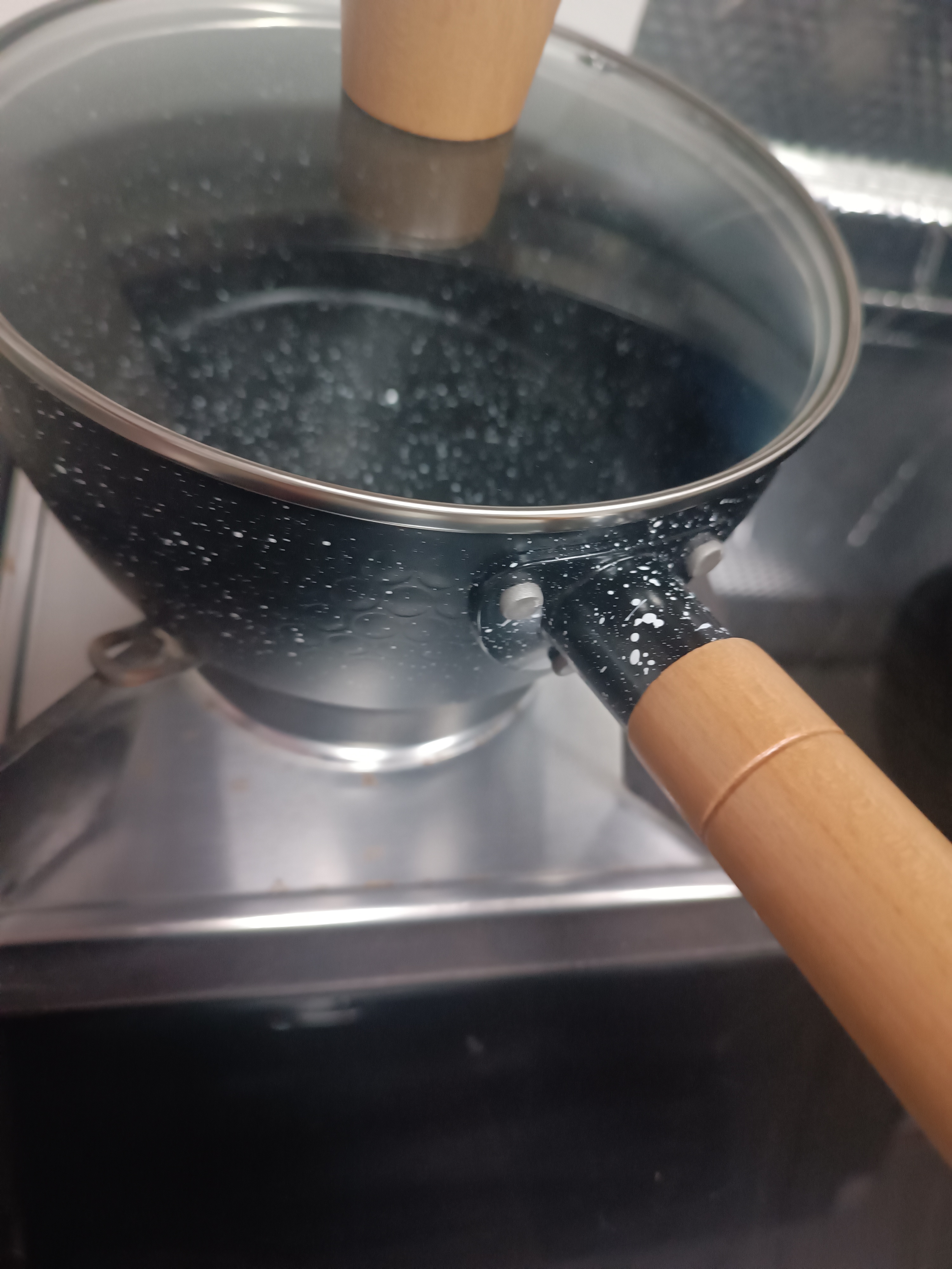 京东京造 小奶锅煮面汤锅 麦饭石色不粘锅雪平锅蒸煮辅食锅 带盖18cm 实拍图
