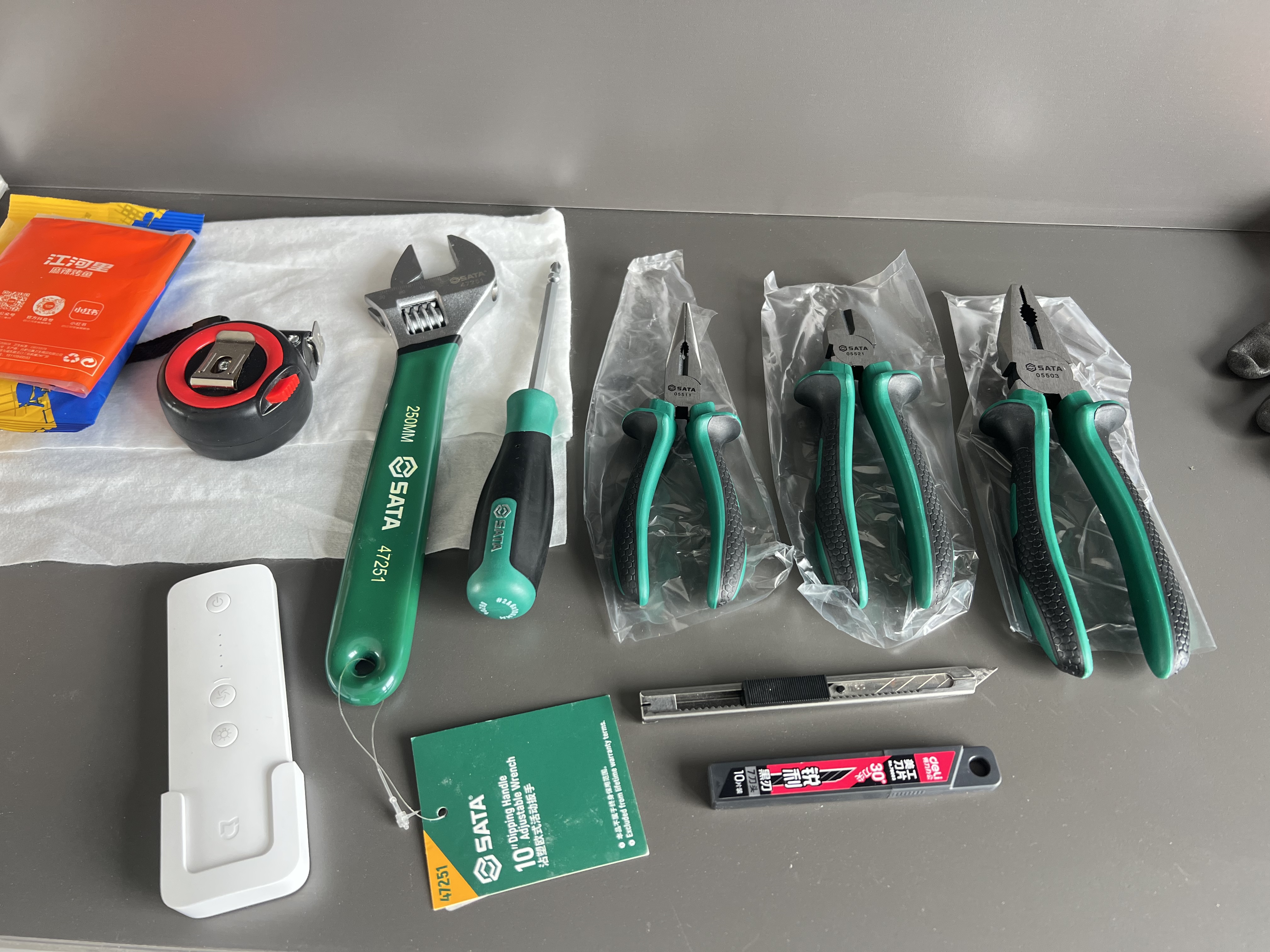 世达（SATA）钳子三件套装老虎钢丝钳尖嘴钳斜口斜嘴钳省力夹持电工工具虎口钳 实拍图