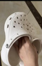 卡骆驰（CROCS）【预售】白鹿同款经典云朵洞洞鞋时尚百搭女鞋花园鞋|206750 白色-100(含智必星)【预售】 38 (240mm) 实拍图