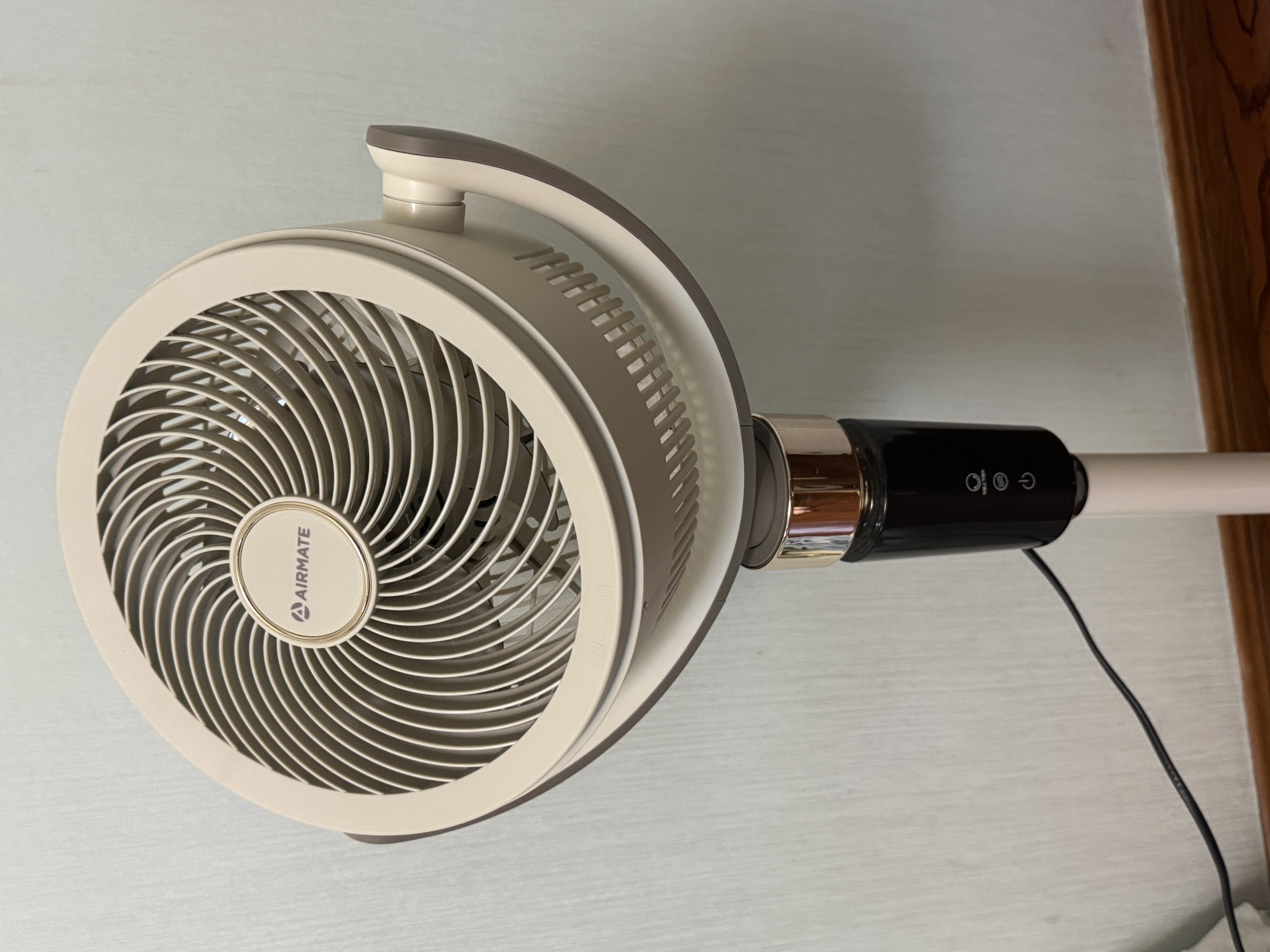 艾美特（AIRMATE）【轻音安睡】空气循环扇家用电风扇大风力摇头卧室静音直流变频小风扇节能电扇落地扇SRD269 实拍图