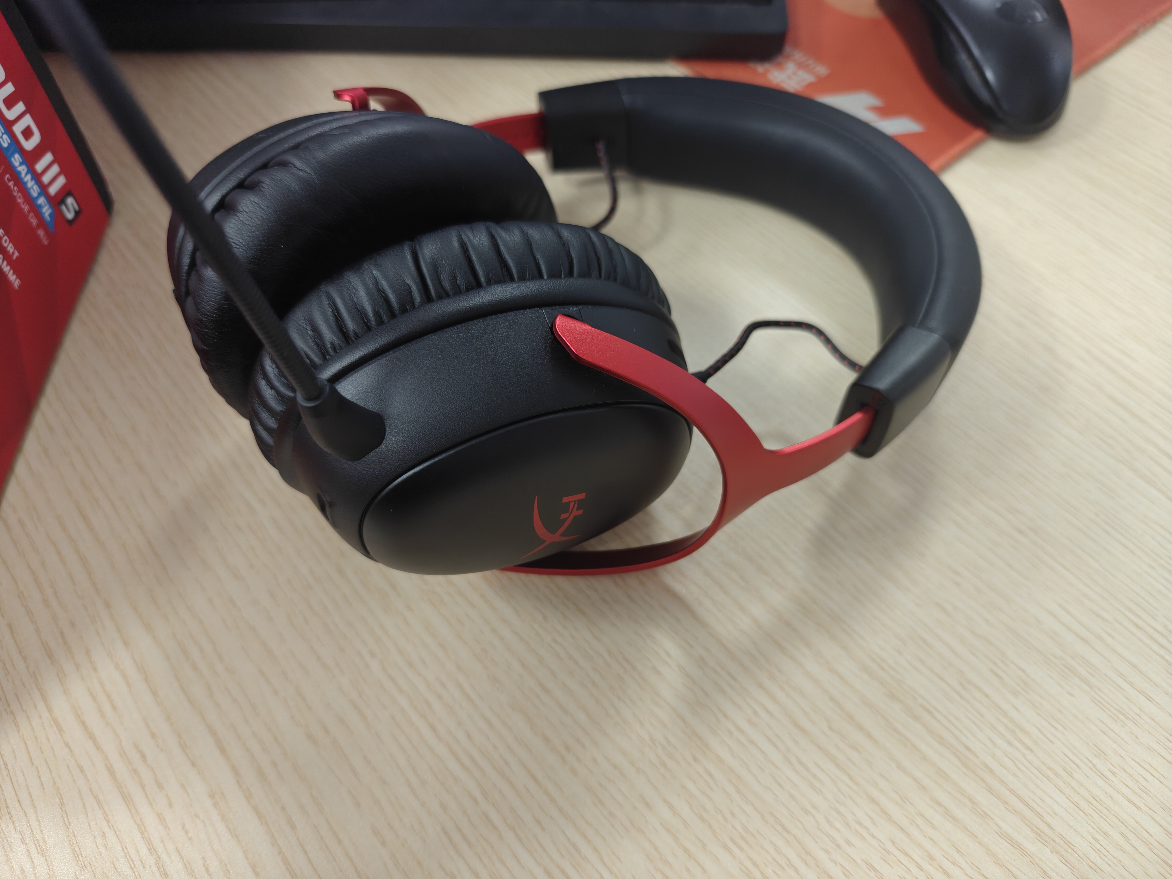 极度未知（HYPERX）飓风2飓风3系列电竞游戏耳机头戴式 fps吃鸡耳麦降噪麦克风 原金士顿cloud2电竞耳机 飓风3无线加强版 黑红【200小时长续航】 实拍图