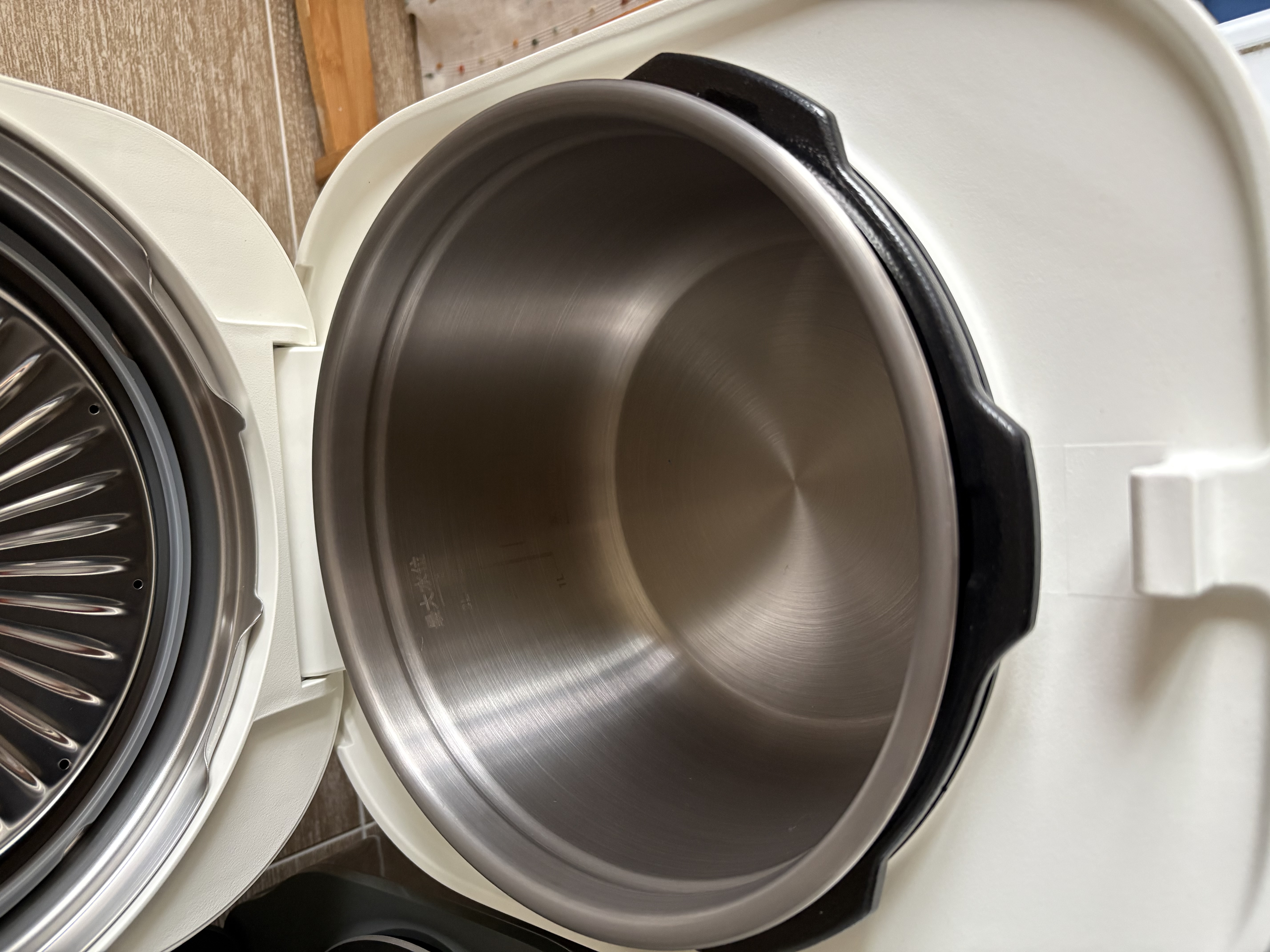 东芝（TOSHIBA）【旗舰新品】小白露风冷电压力锅 5L 4-8人高压锅家用IH锁鲜0排气 纯钛0涂层+陶瓷双胆PC-50MXVC 实拍图