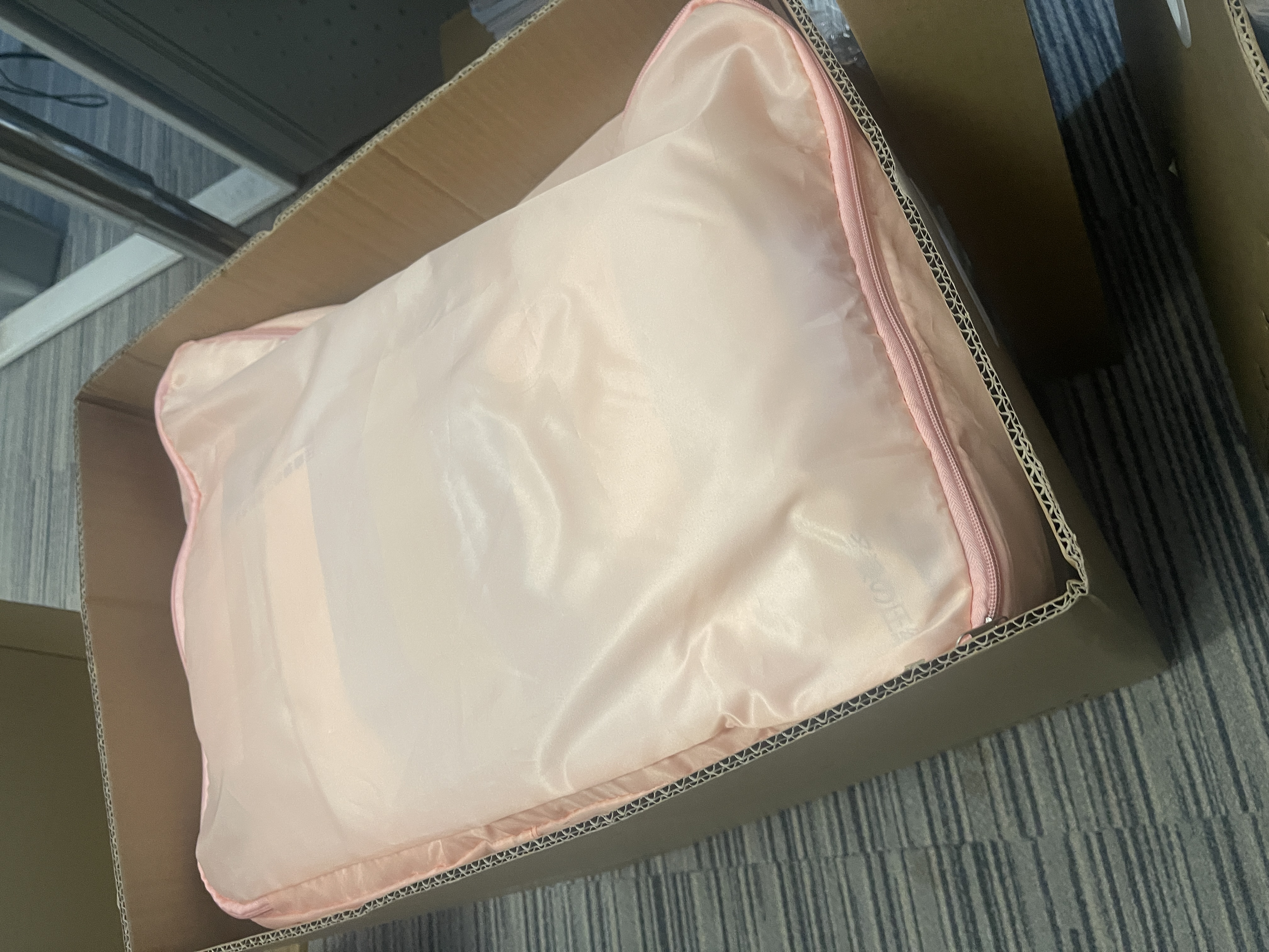得力（deli）搬家纸箱 加厚特大号纸箱子快递打包箱收纳箱整理箱包装纸壳箱 55*40*50cm【带盖-2个装】PK146 实拍图