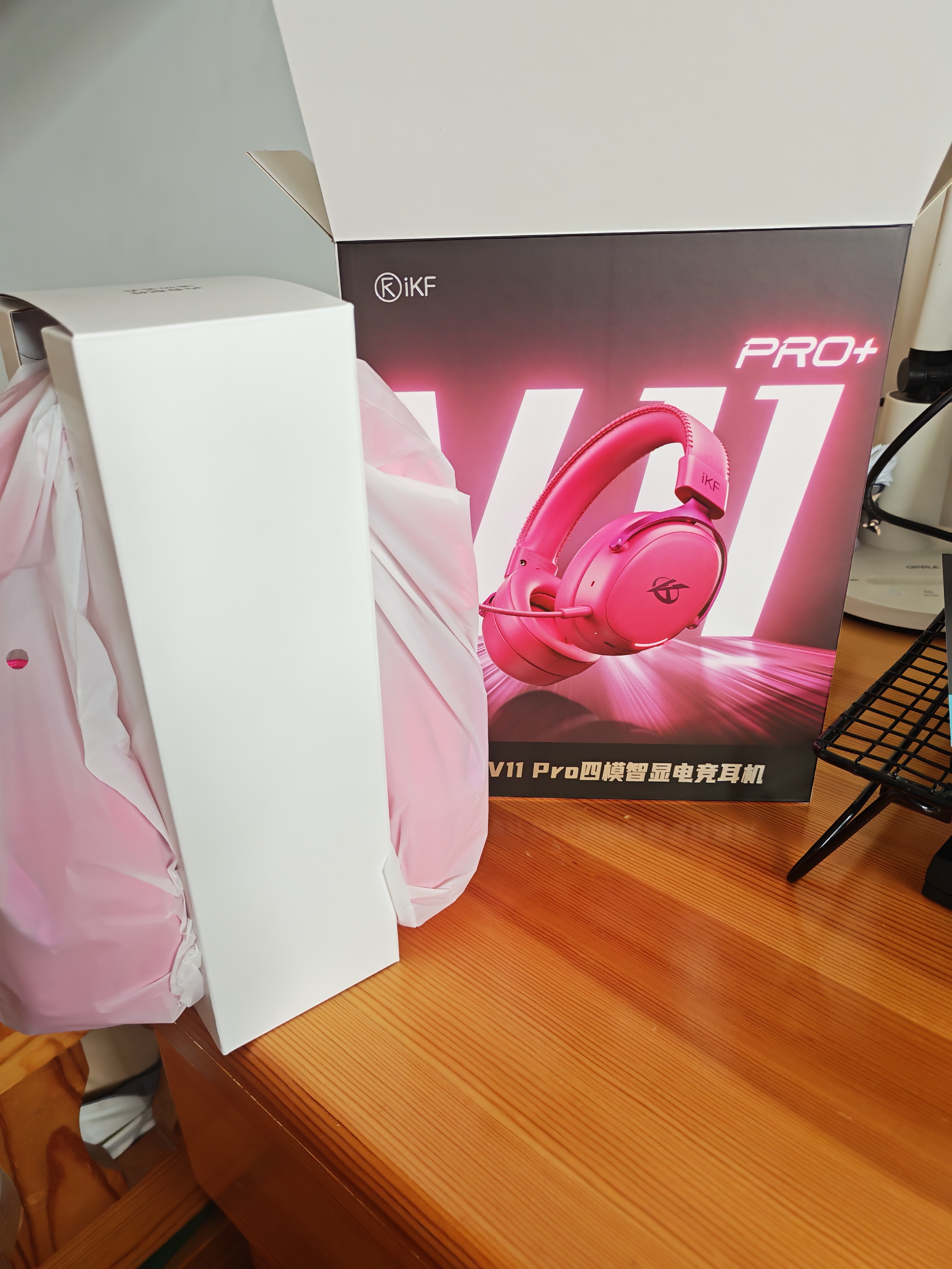 iKF V11 Pro2.0四模游戏耳机头戴式无线电竞7.1声道蓝牙屏显2.4G接收器FPS专用三角洲听声辨位 浆果色 实拍图