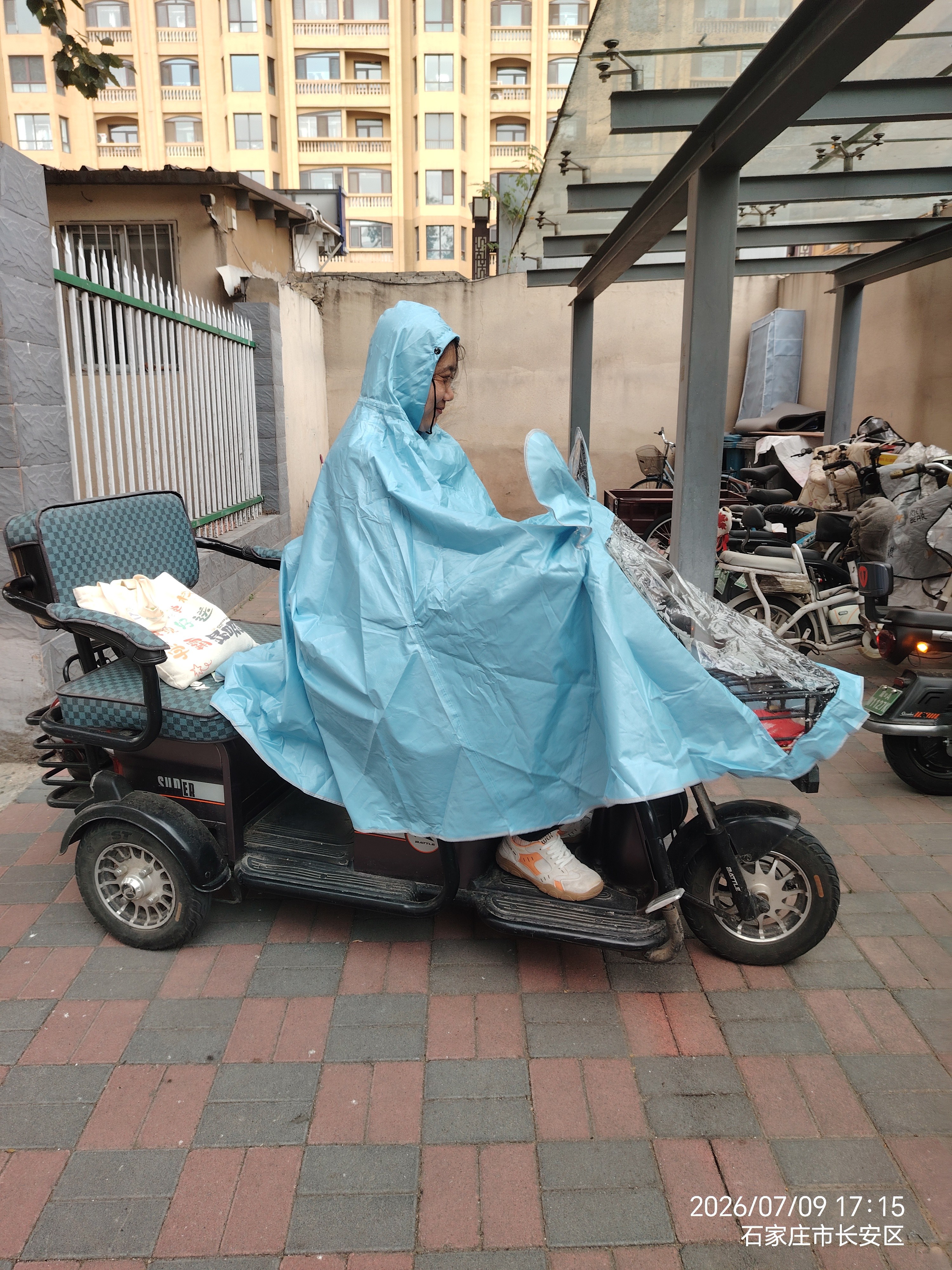 宫禾川电动车雨衣一体全身防暴雨套装成人骑手专用男女摩托车骑行雨披 实拍图