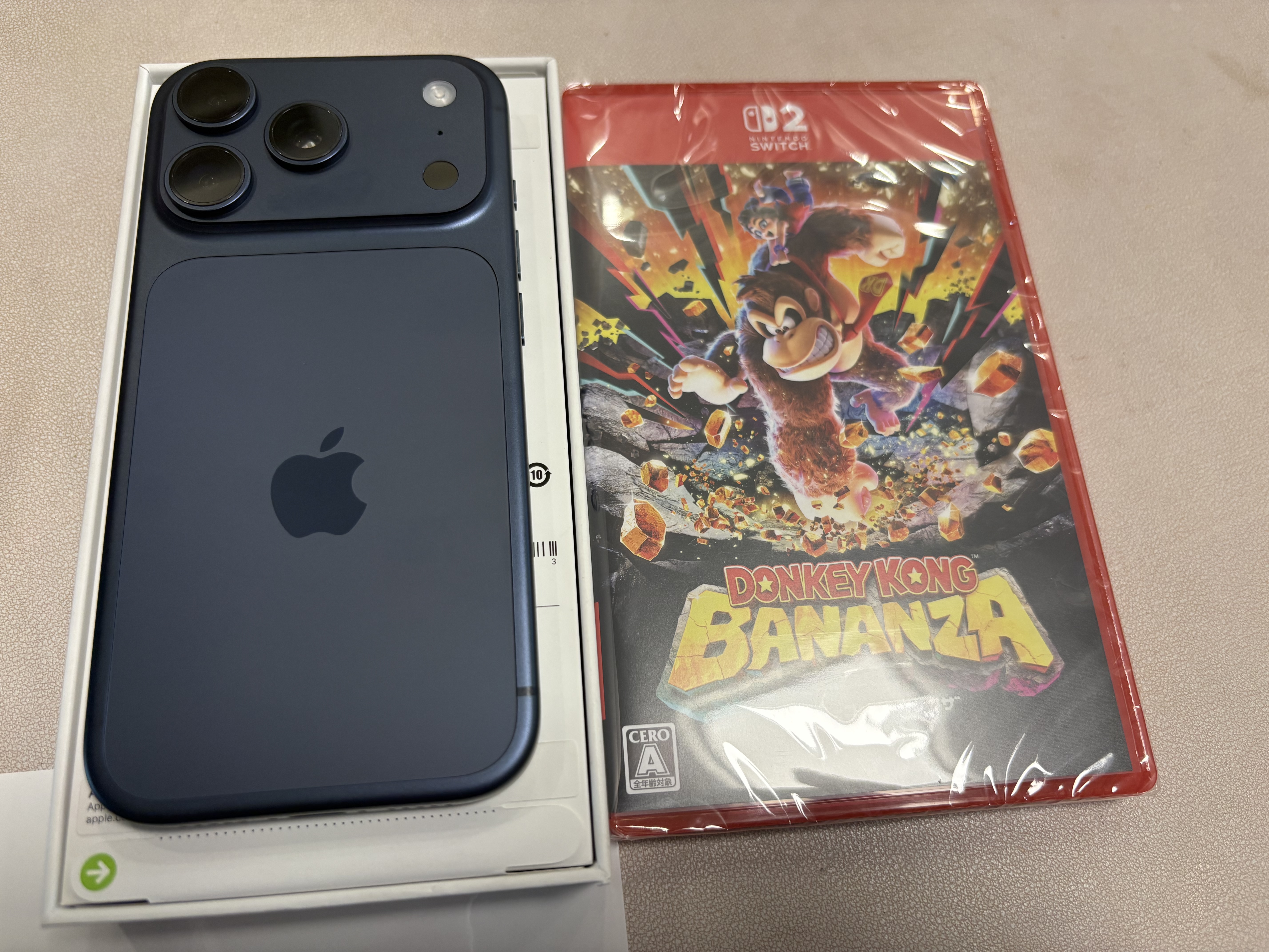 Apple/苹果 iPhone 17 Pro 256GB 深蓝色 支持移动联通电信5G 双卡双待手机 实拍图