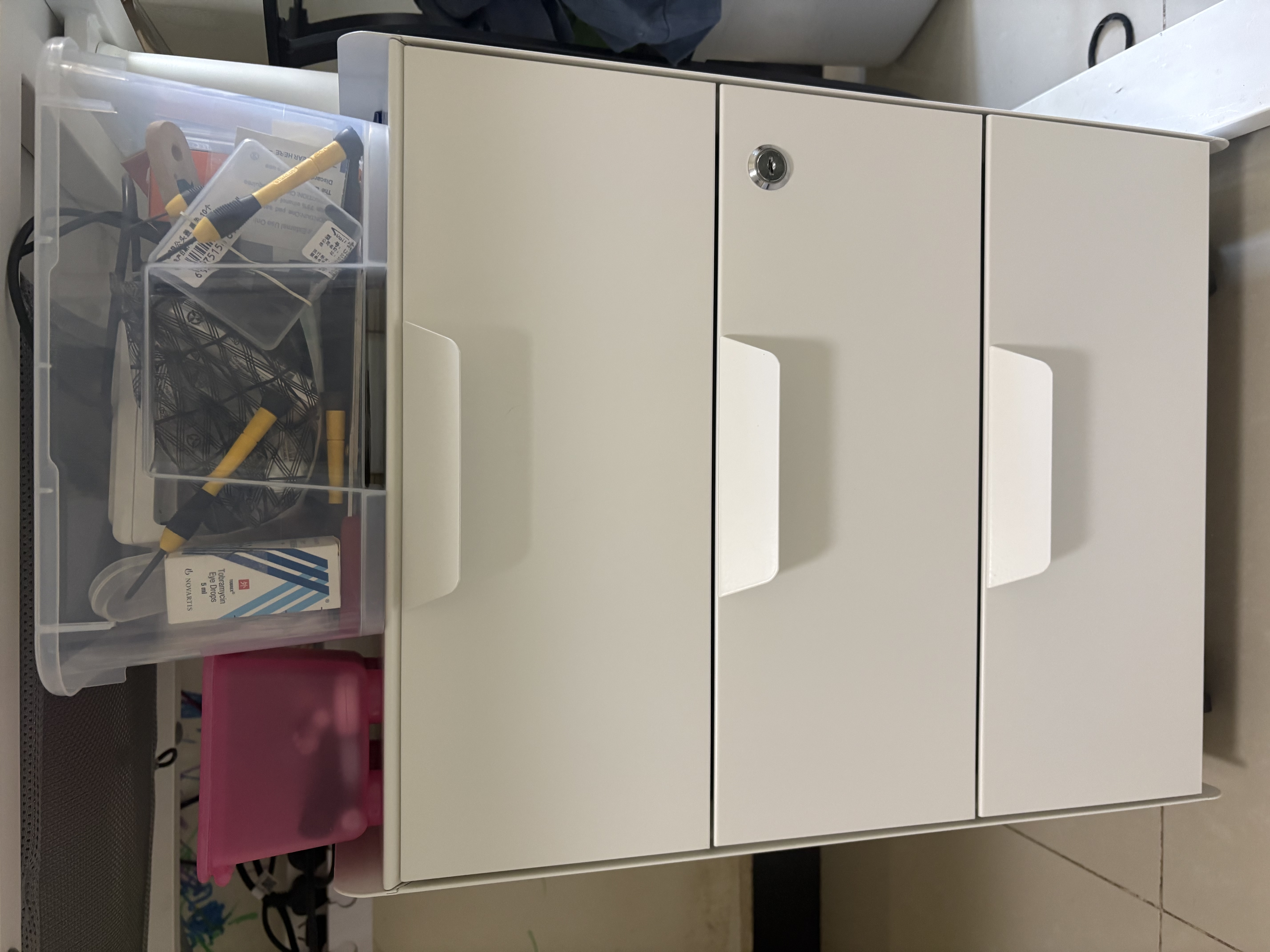 宜家（IKEA）TROTTEN特罗滕办公室矮柜储物柜金属抽屉柜带锁文件柜 白色三屉柜附脚轮 实拍图