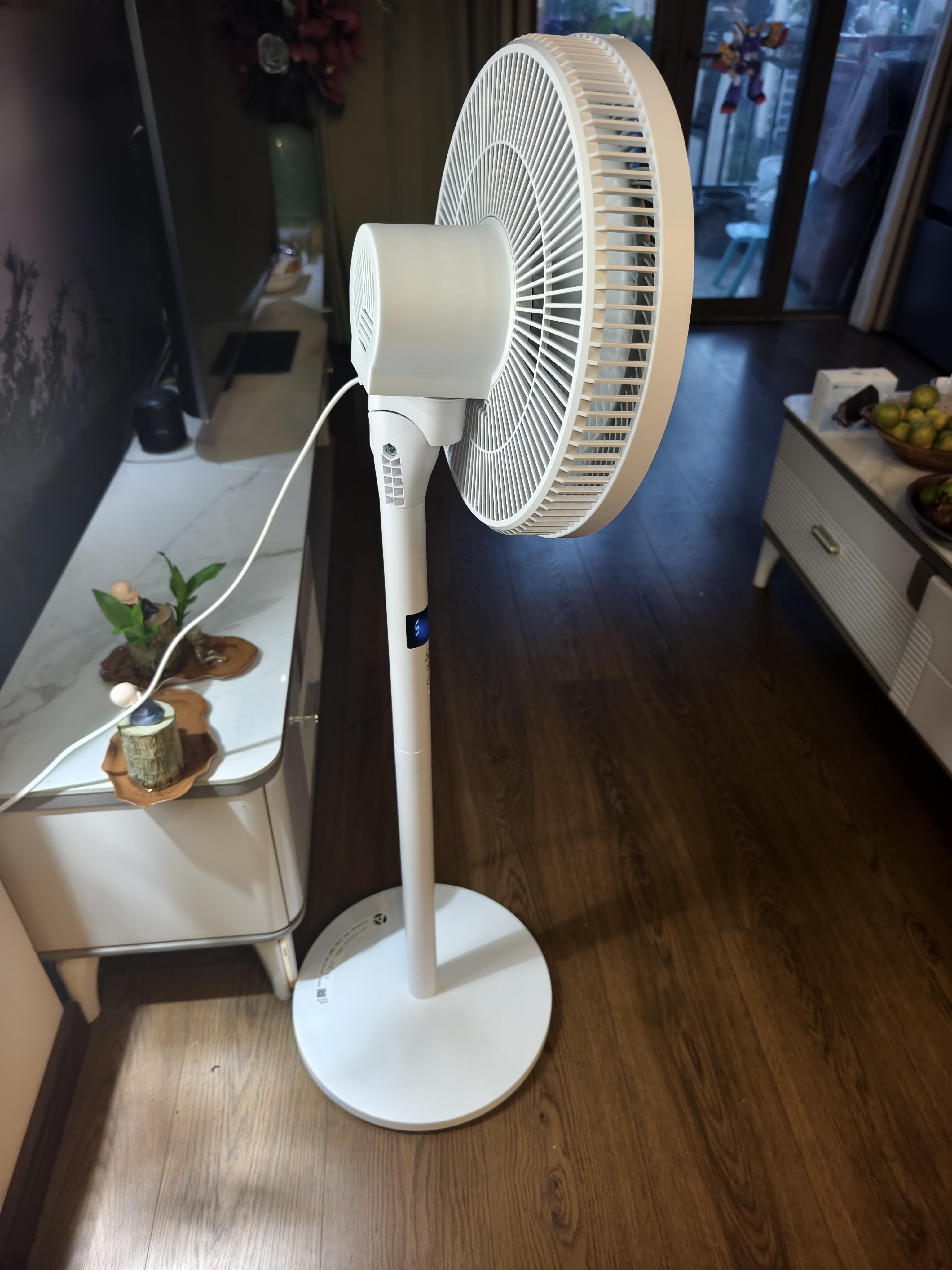 艾美特（AIRMATE）【语音控制】七叶家用大风力落地扇电风扇台式空气循环小风扇卧室安静轻音一级能效电扇 SRD131 实拍图
