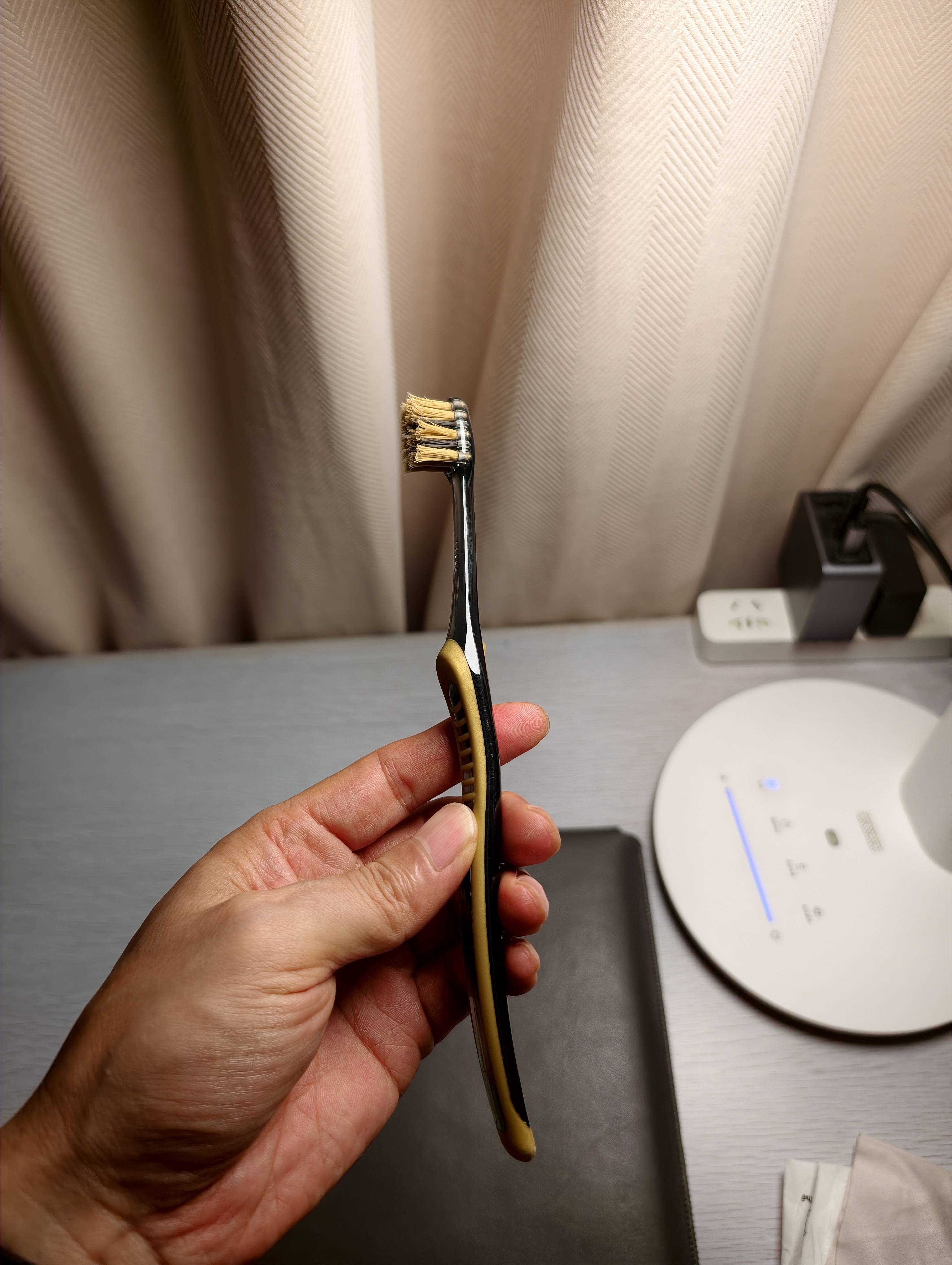 欧乐B专业护龈微米金深洁牙刷超细刷毛软毛2支京东自营新旧包装随机发 实拍图