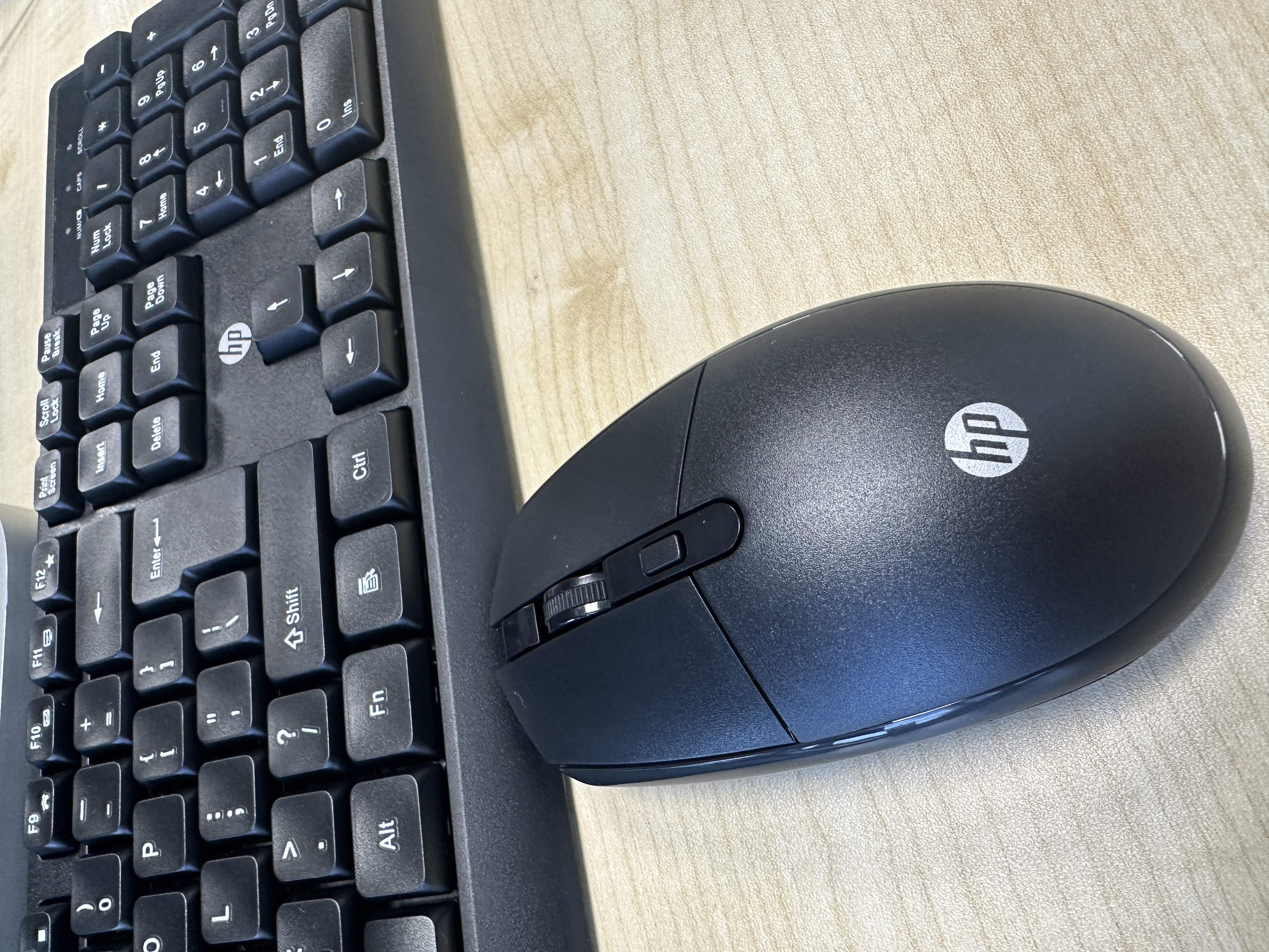 惠普（HP）CS10L无线键盘鼠标套装 键鼠套装 全尺寸键盘 轻音按键高效舒适商务办公键盘鼠标 实拍图