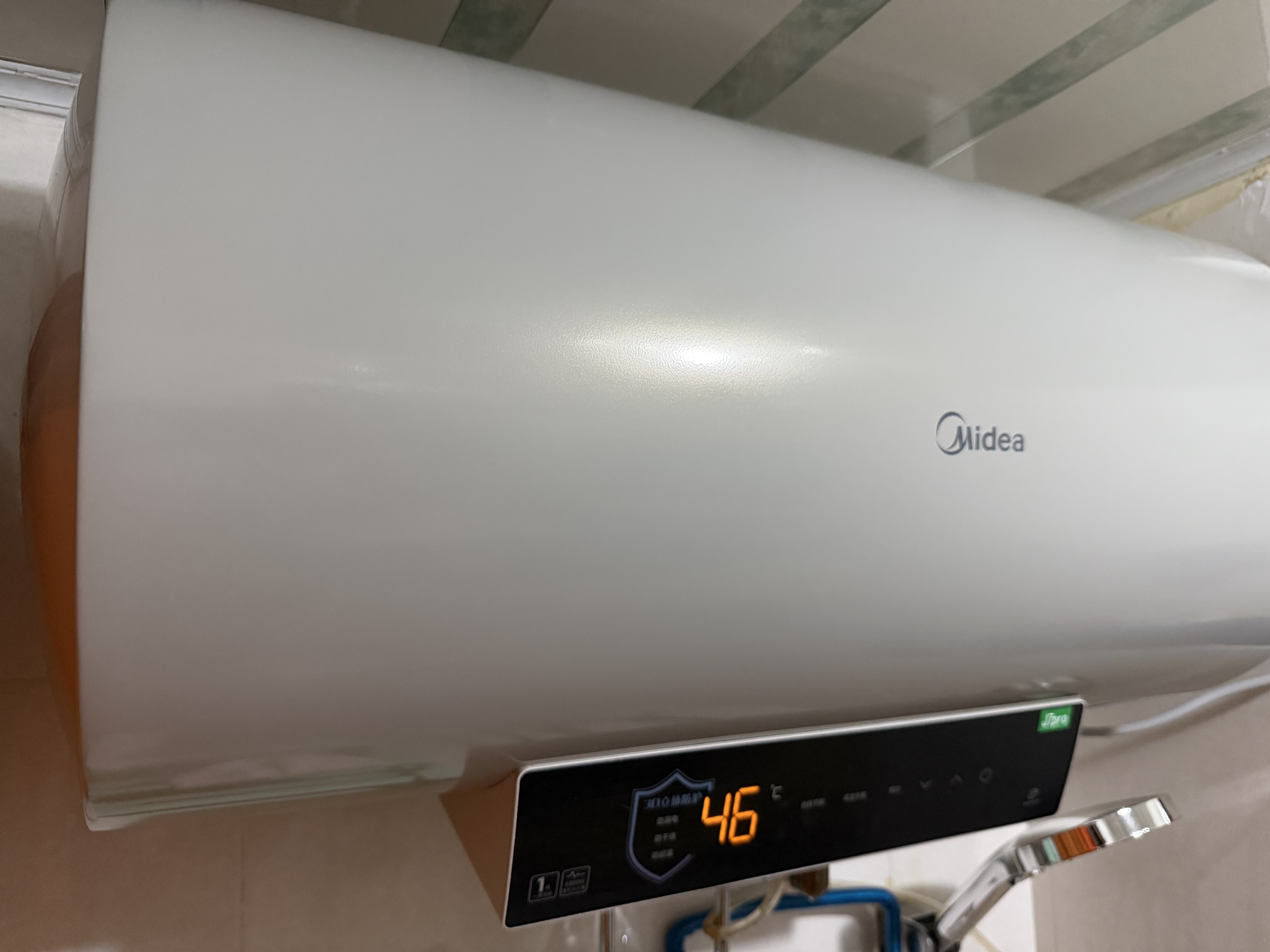 美的（Midea）国家补贴15%长效免换镁棒电热水器3300W速热60升一级能40倍抗腐加热管安全防电墙 F6033-J7pro(HE) 实拍图