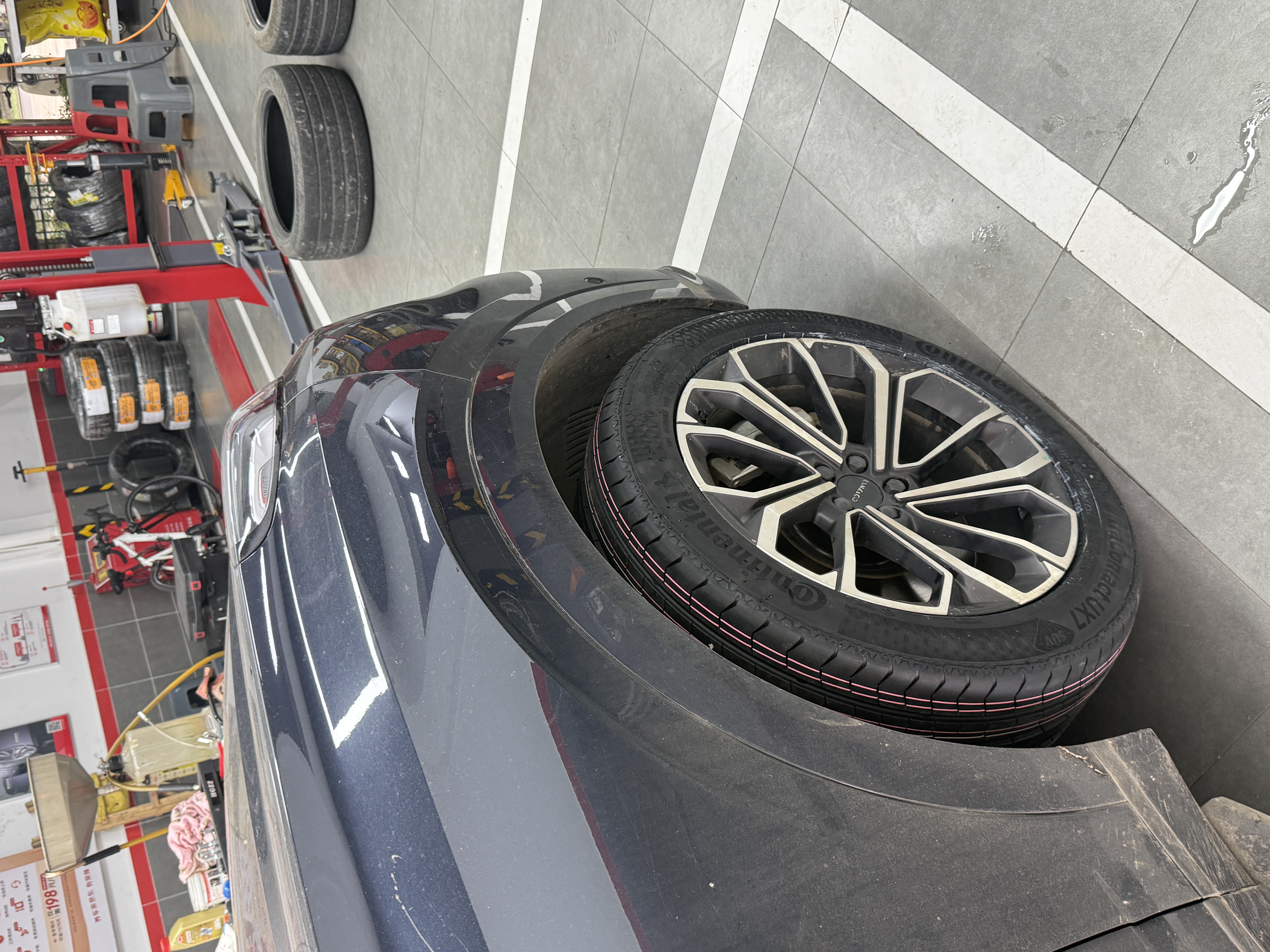 马牌（Continental）汽车轮胎 275/45R20 110Y XL FR UX7 适配沃尔沃 XC90(进口) 实拍图