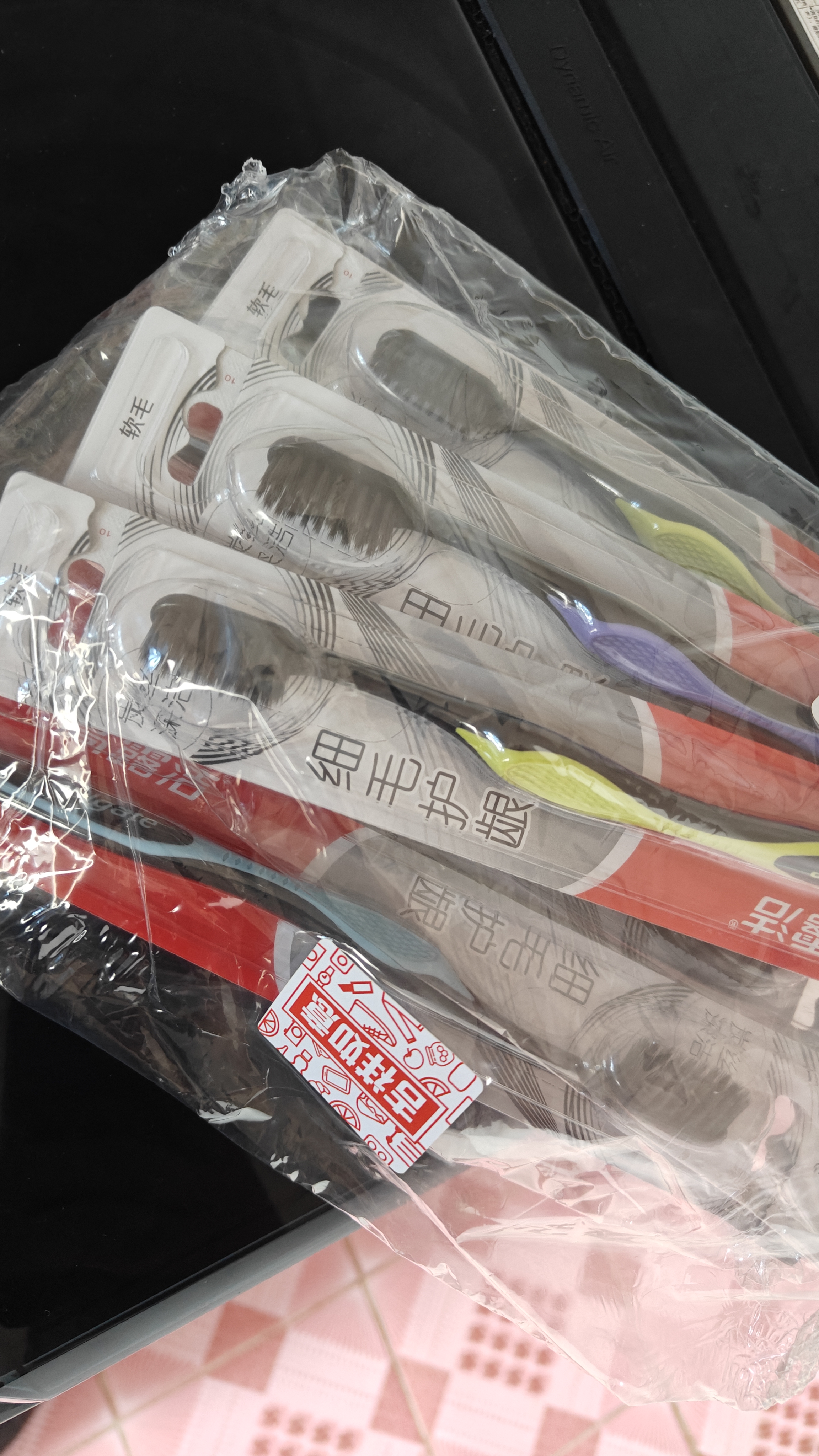 高露洁（Colgate）牙刷软毛细毛护龈成人牙刷独立装12支家庭装颜色随机 实拍图