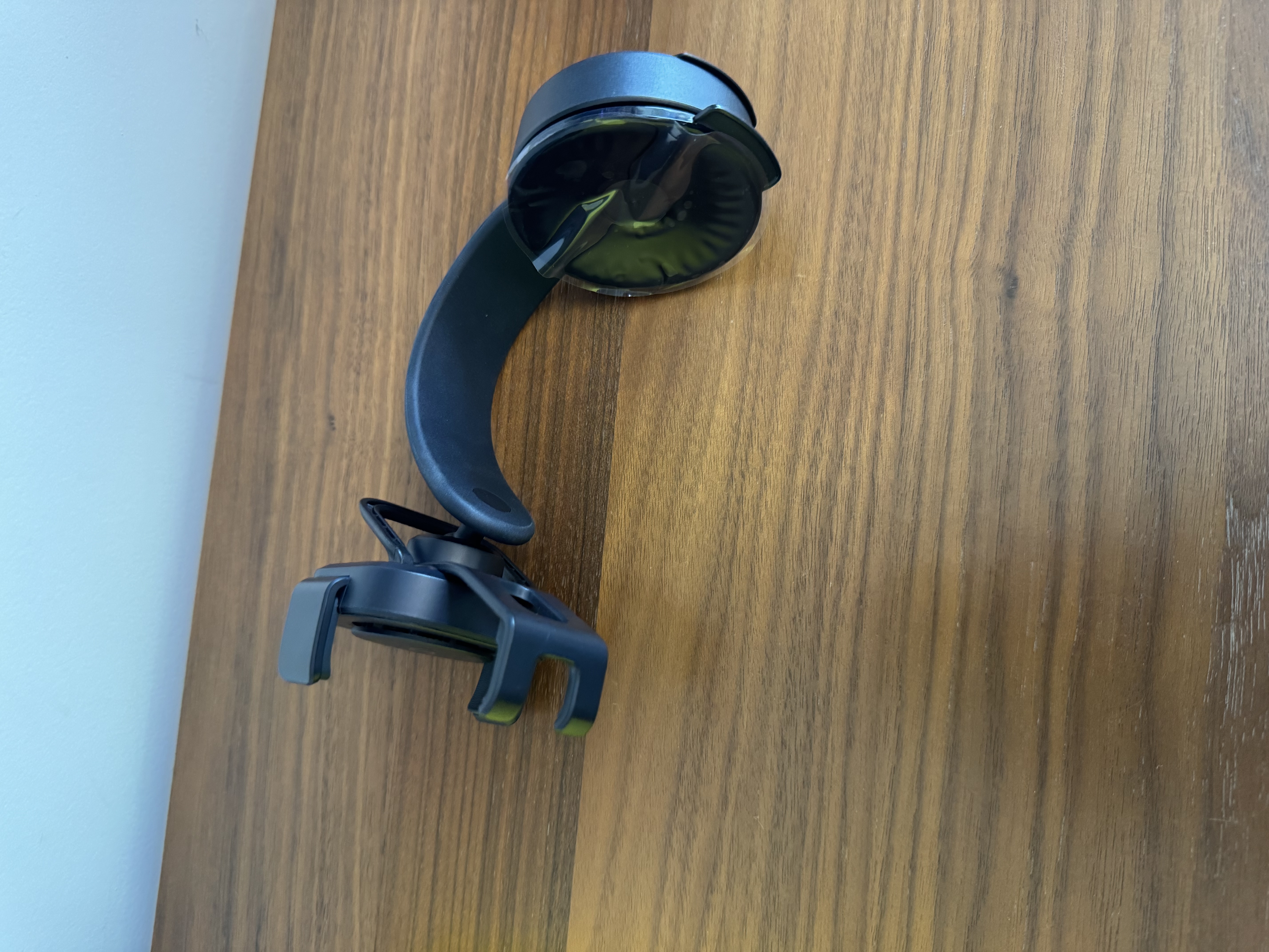 倍思（BASEUS）车载手机支架全自动夹持汽车导航专用仪表台吸盘万能通用2026新款 实拍图