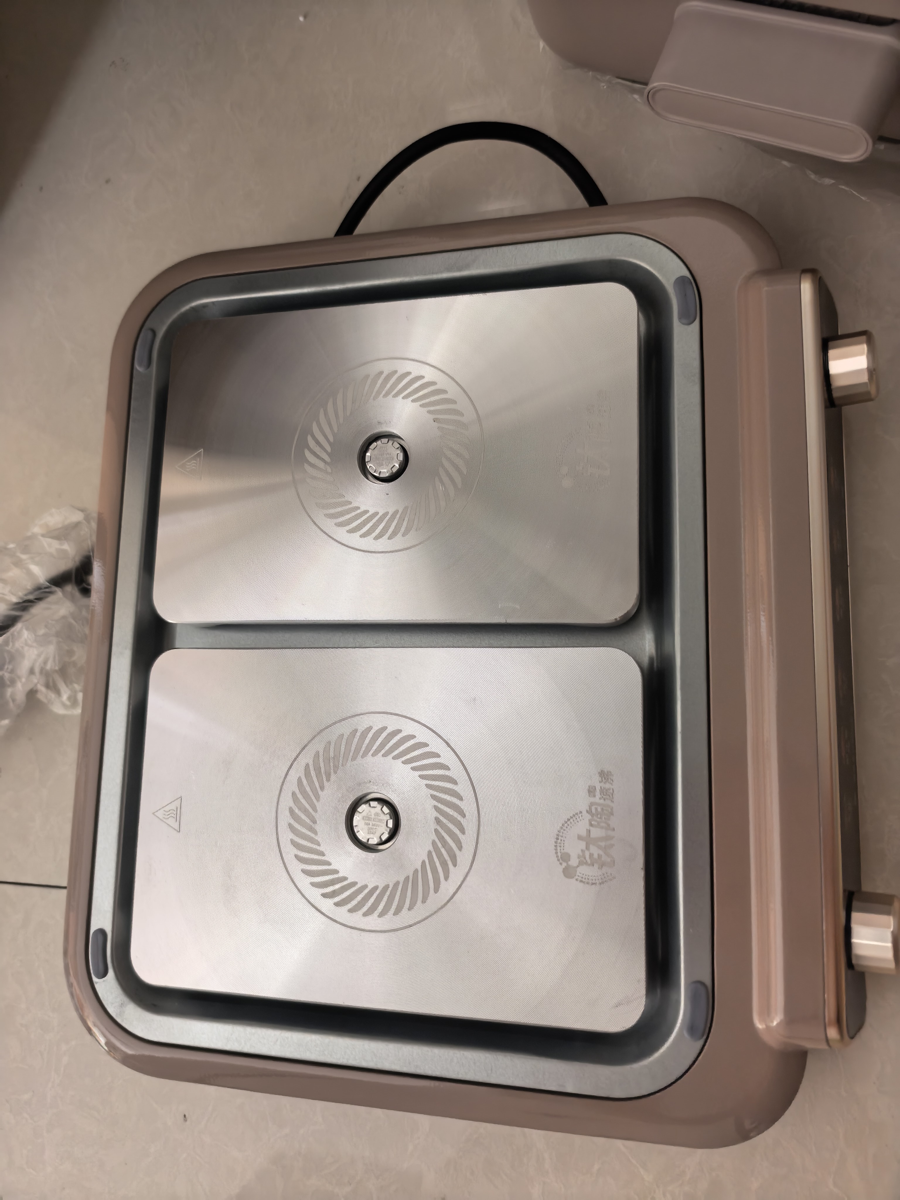 美的（Midea）电火锅鸳鸯锅电煮锅火锅专用锅多功能锅料理烤肉锅分体式多功能一体电锅0氟钛陶HGS352866S 实拍图