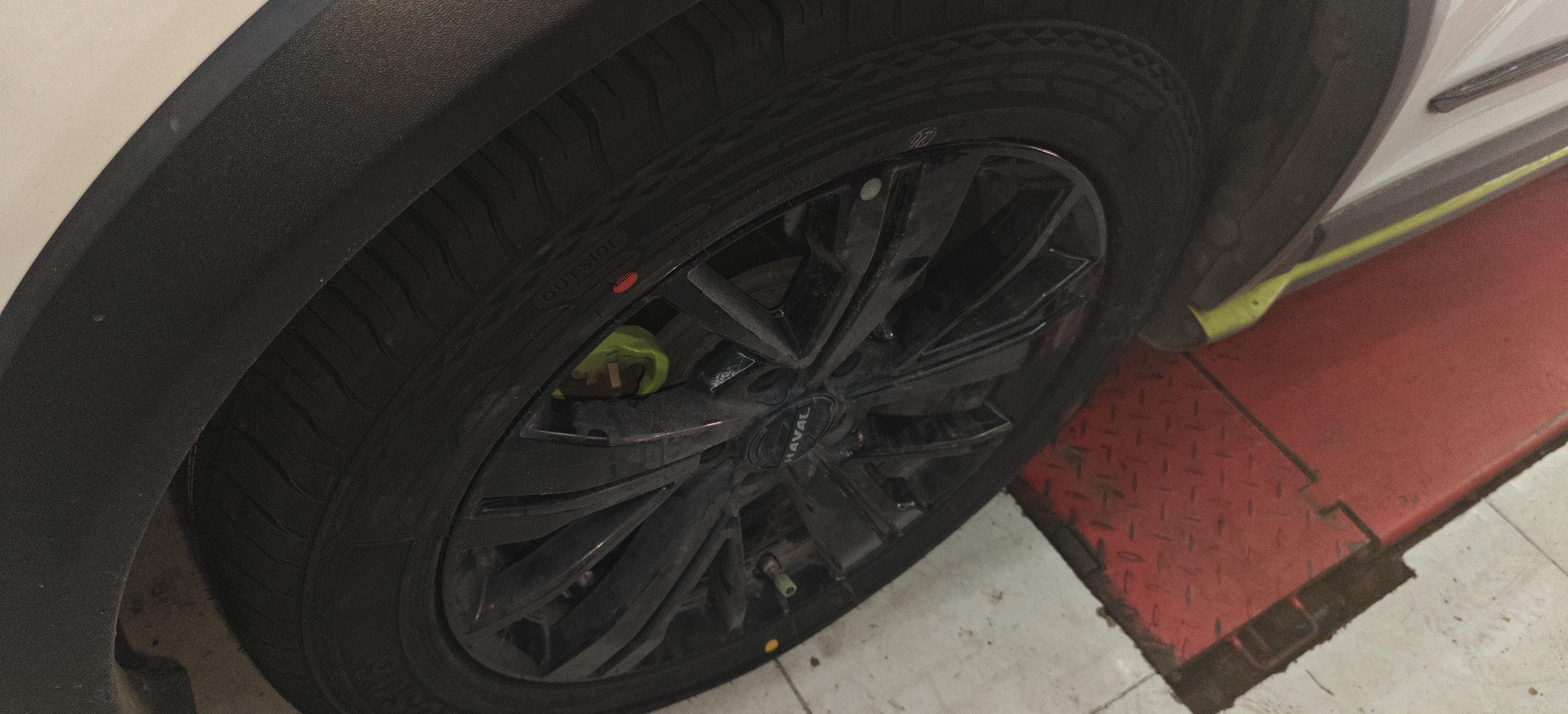 京安途JAUTO汽车轮胎 225/55R18 98V JDS06 适配奥迪A6L/长安/别克君越 实拍图