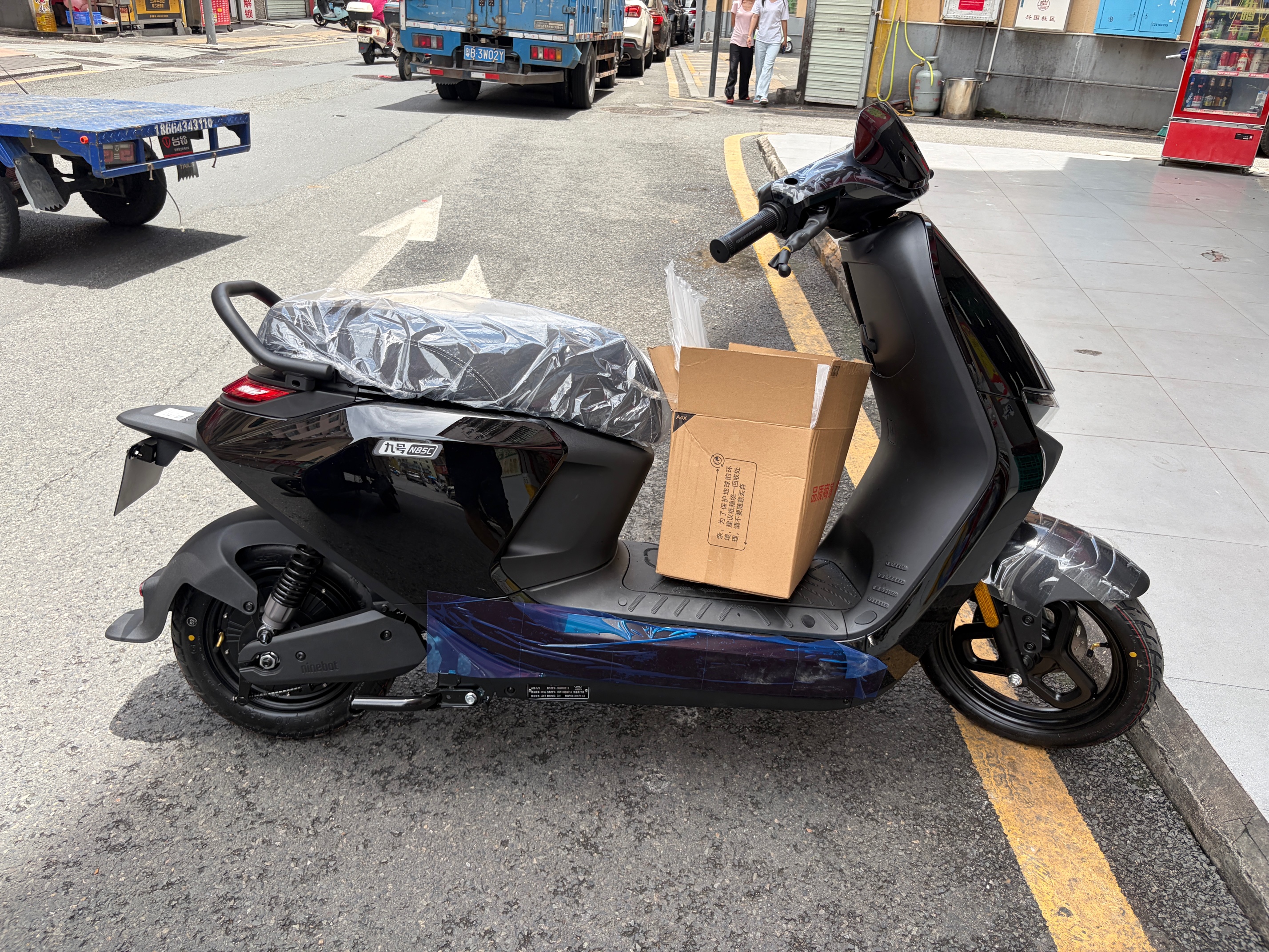 九号（Ninebot）N85C电动摩托车 9号电动电瓶车成人小型铅酸电摩-战斗黑 实拍图