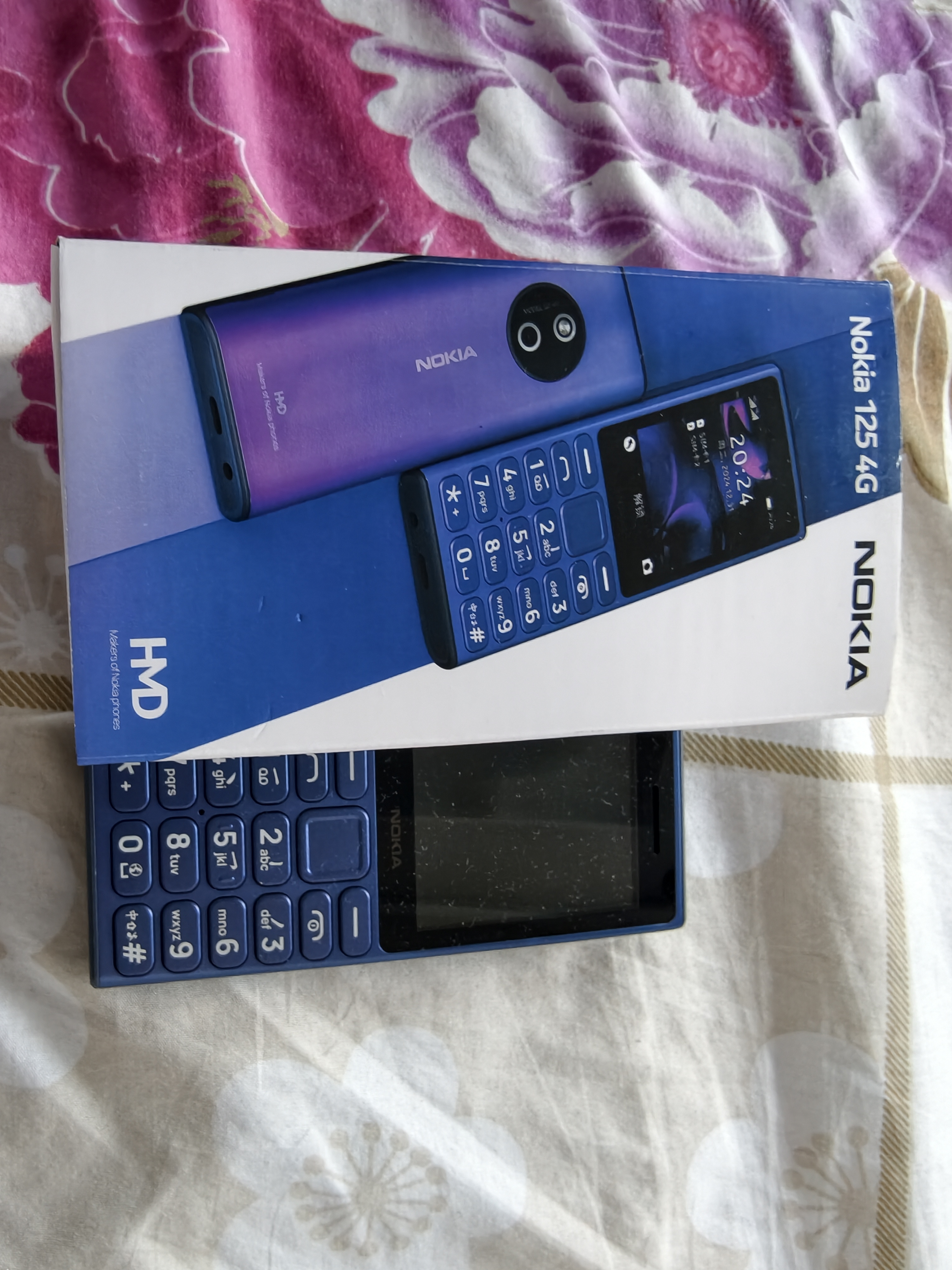 诺基亚（NOKIA）125 4G AI版全网通移动联通电信广电 2.4英寸 老人老年按键直板学生儿童备用手机 双卡双待 蓝色 实拍图