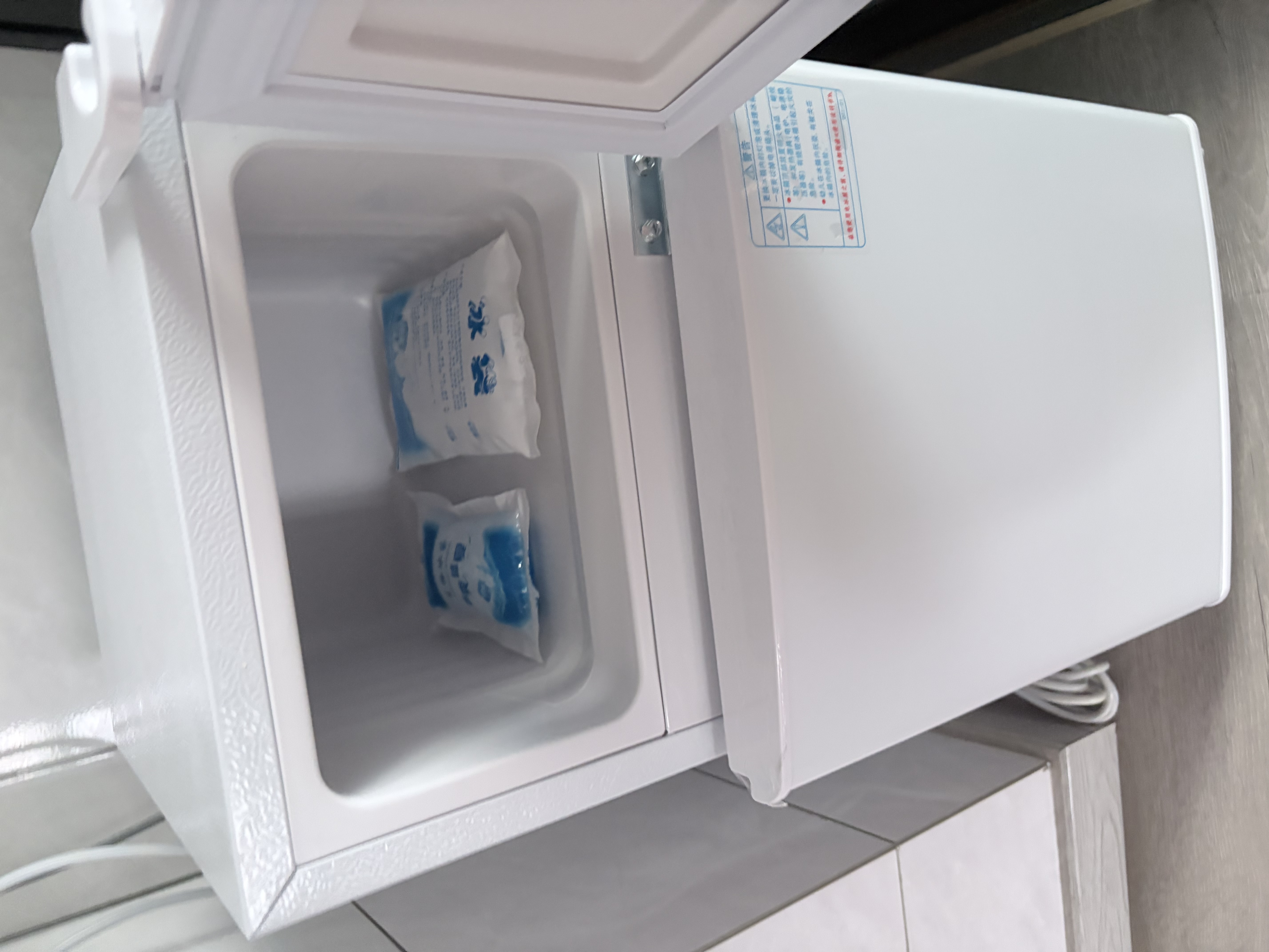 志高双门冰箱小型出租房宿舍双开门冷藏冷冻一级能效家用大容量办公室电冰箱二门微霜 【一级能效】58L白色【高效保鲜 铜管速冷】 实拍图