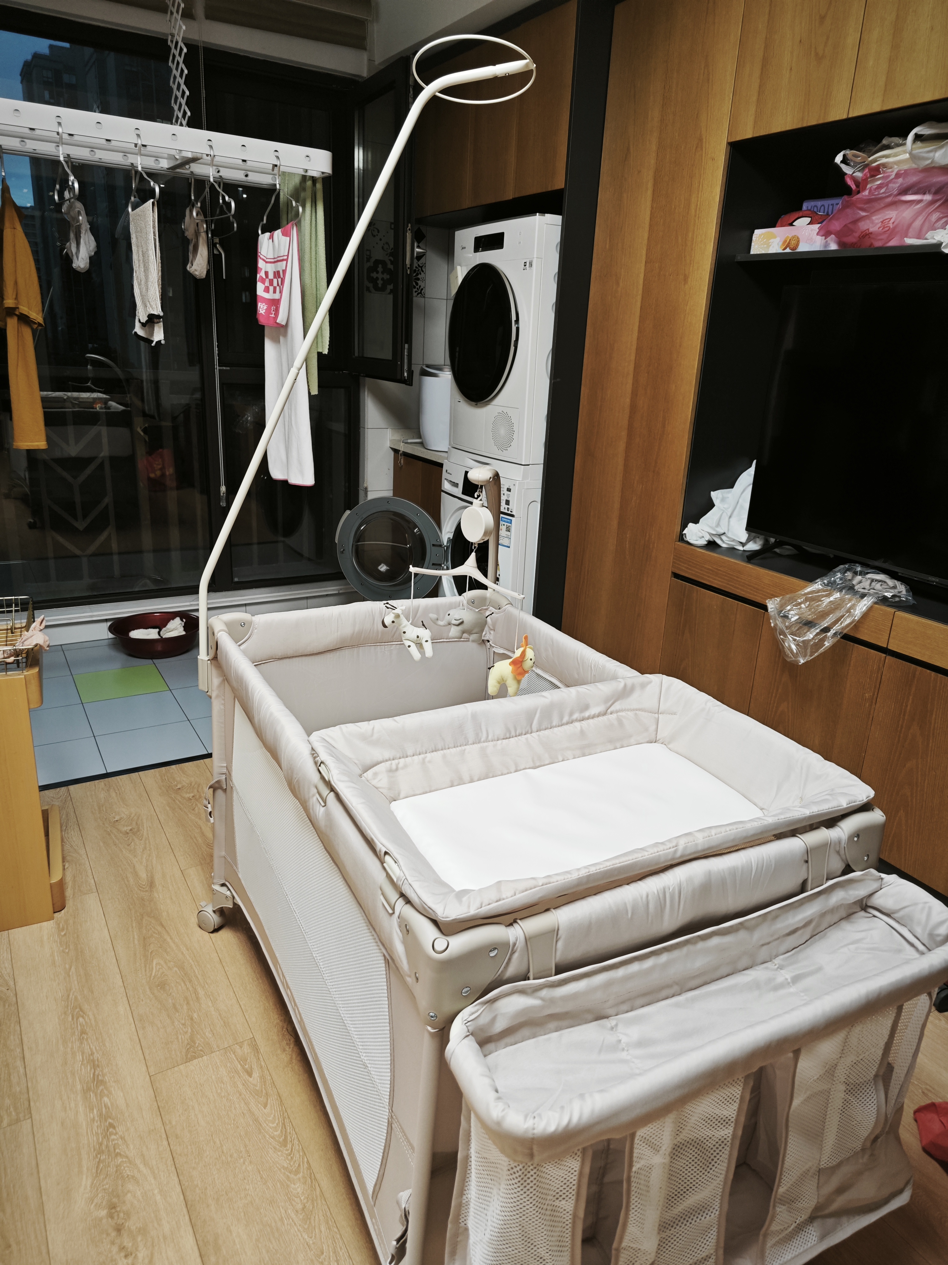 优乐博（ULOP）婴儿床可折叠可移动0-3岁宝宝床多功能婴儿床可升降婴儿拼接床 尿布台婴儿床二合一摇篮摇摇床 一键折叠床豪华款 婴儿用品实用新生儿见面礼物便携折叠婴儿床 实拍图