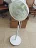 美的（Midea）【幸运草安睡1S】一级能效直流变频声控电风扇家用遥控卧室静音落地扇台式桌面抗菌大风力转页扇 实拍图