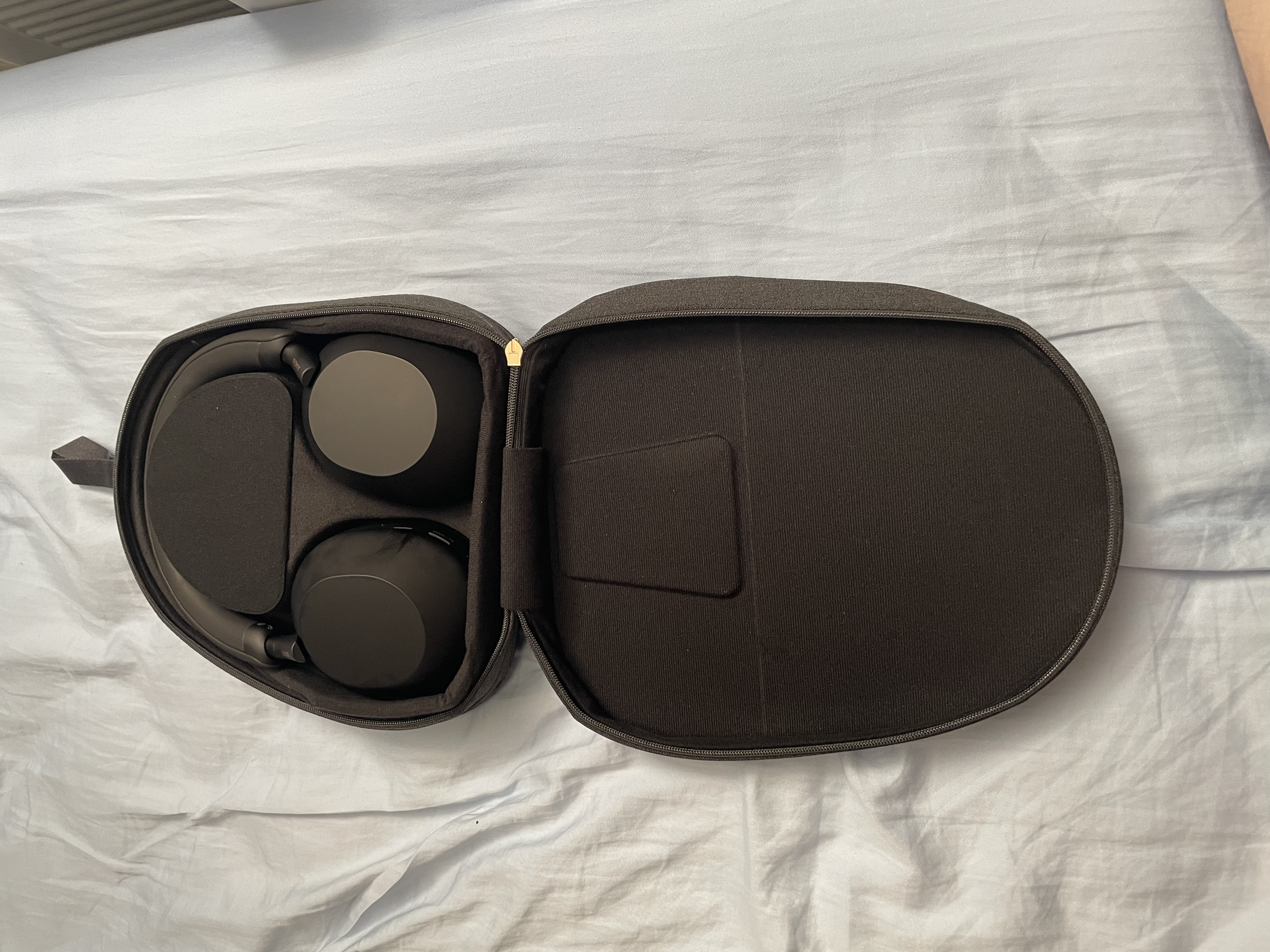 索尼（SONY）WH-1000XM5 头戴式无线耳机 蓝牙降噪耳机1000XM4升级款 网课游戏 华为苹果适用礼物送男女友学生 黑色 实拍图