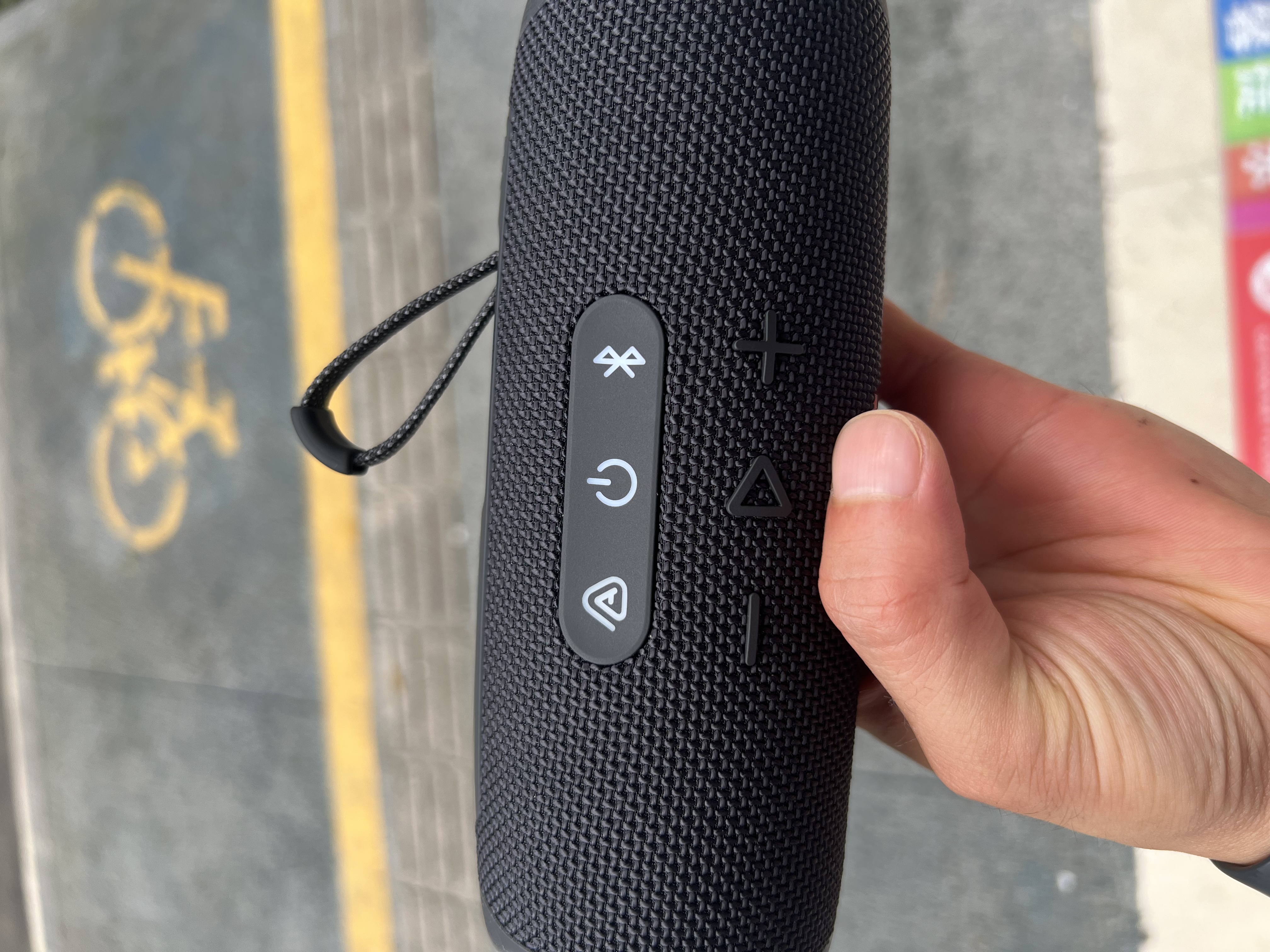 JBL FLIP7 音乐万花筒七代 便携式蓝牙音箱 防水防尘音响 运动出行 多台串联 毕业旅行礼物 深空黑 实拍图