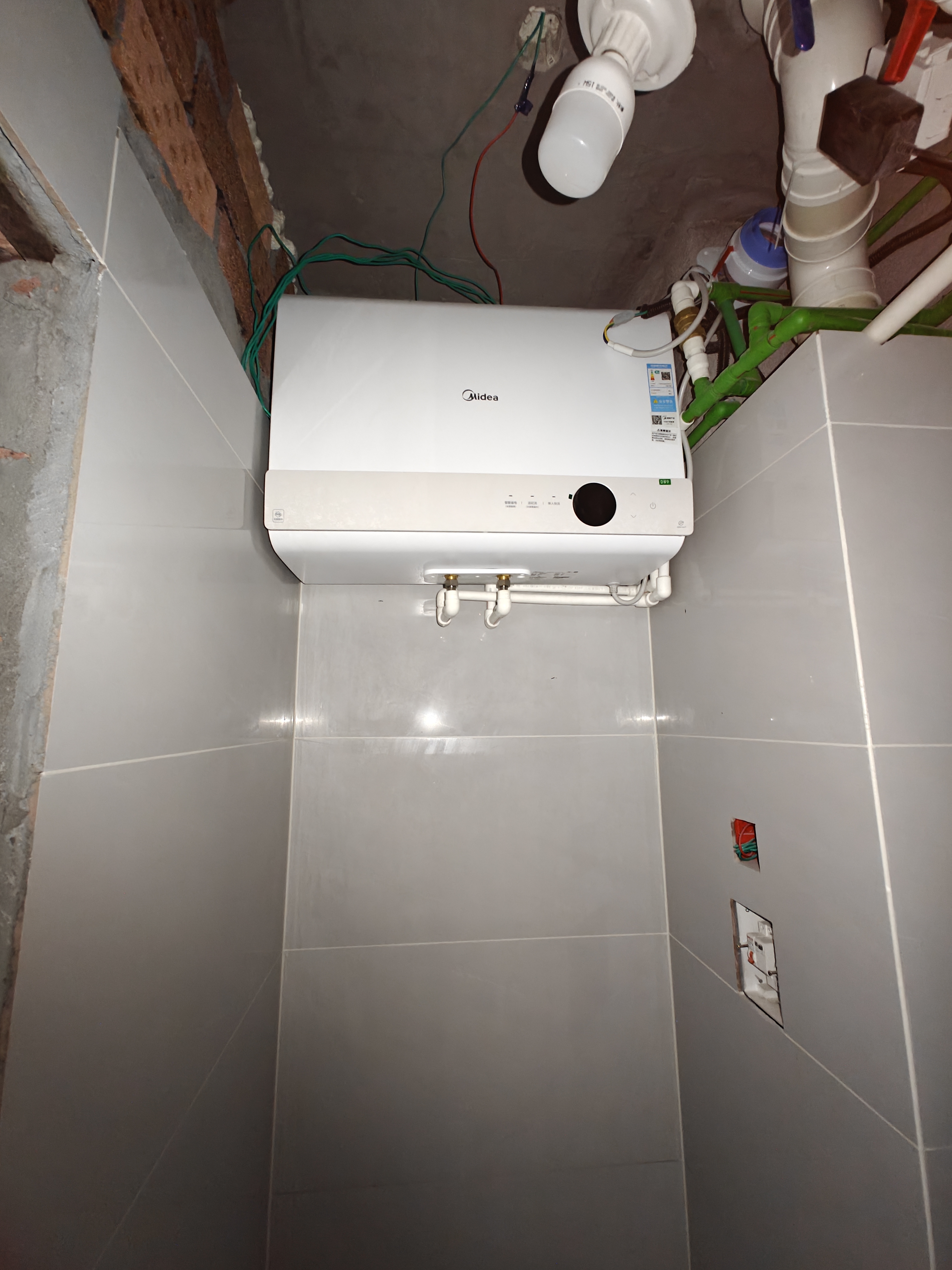 美的（Midea）【超导热水器DW9】4300W速热澎湃热水家用小尺寸无胆鲜活水电热水器扁桶国家补贴15% CD80-DW9 实拍图