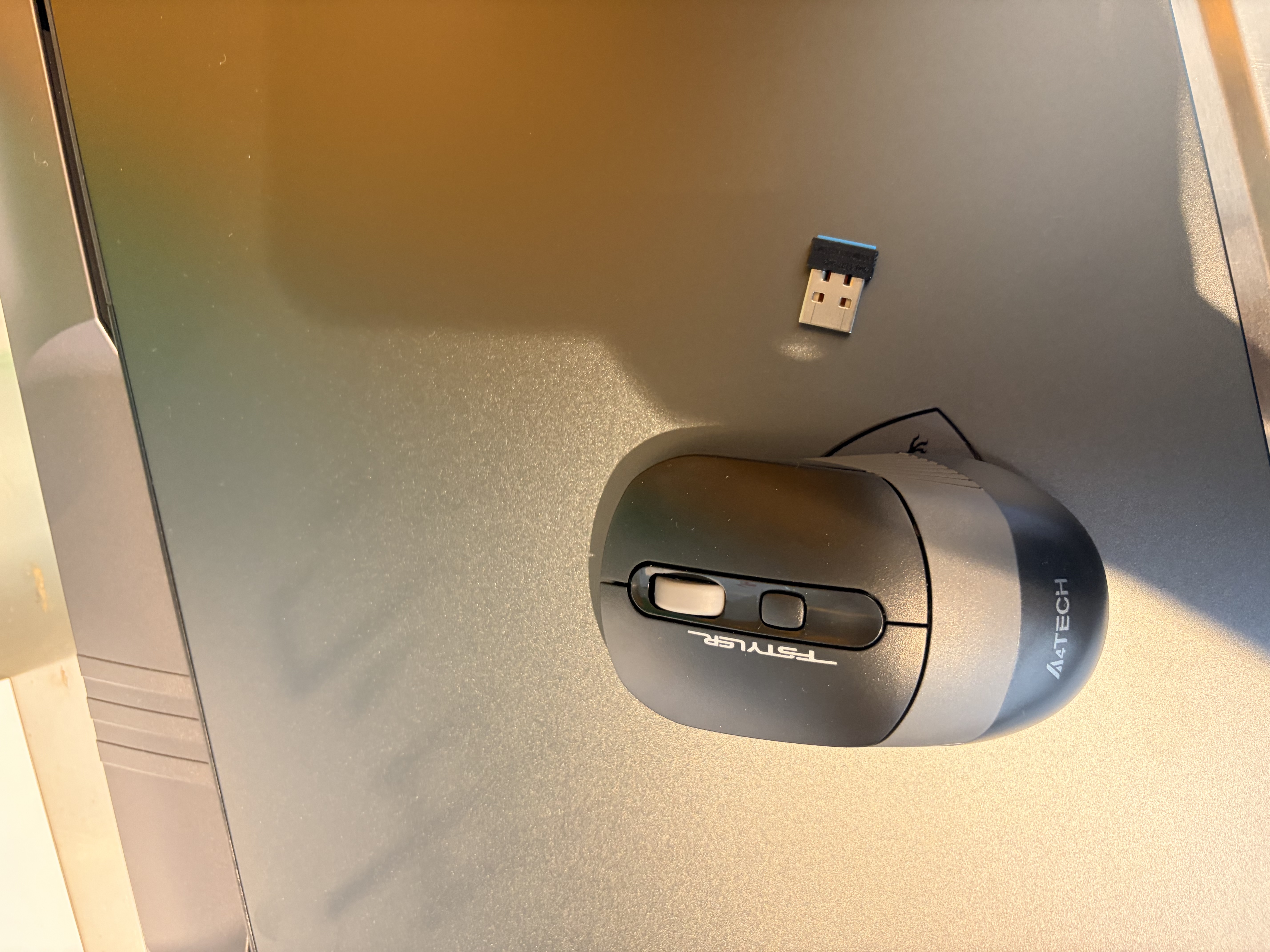 微星（MSI）泰坦17 AI 2025 国家补贴 17英寸游戏本笔记本电脑(Ultra9-275HX RTX5090 32G 2TB 2.5K/240Hz) 实拍图