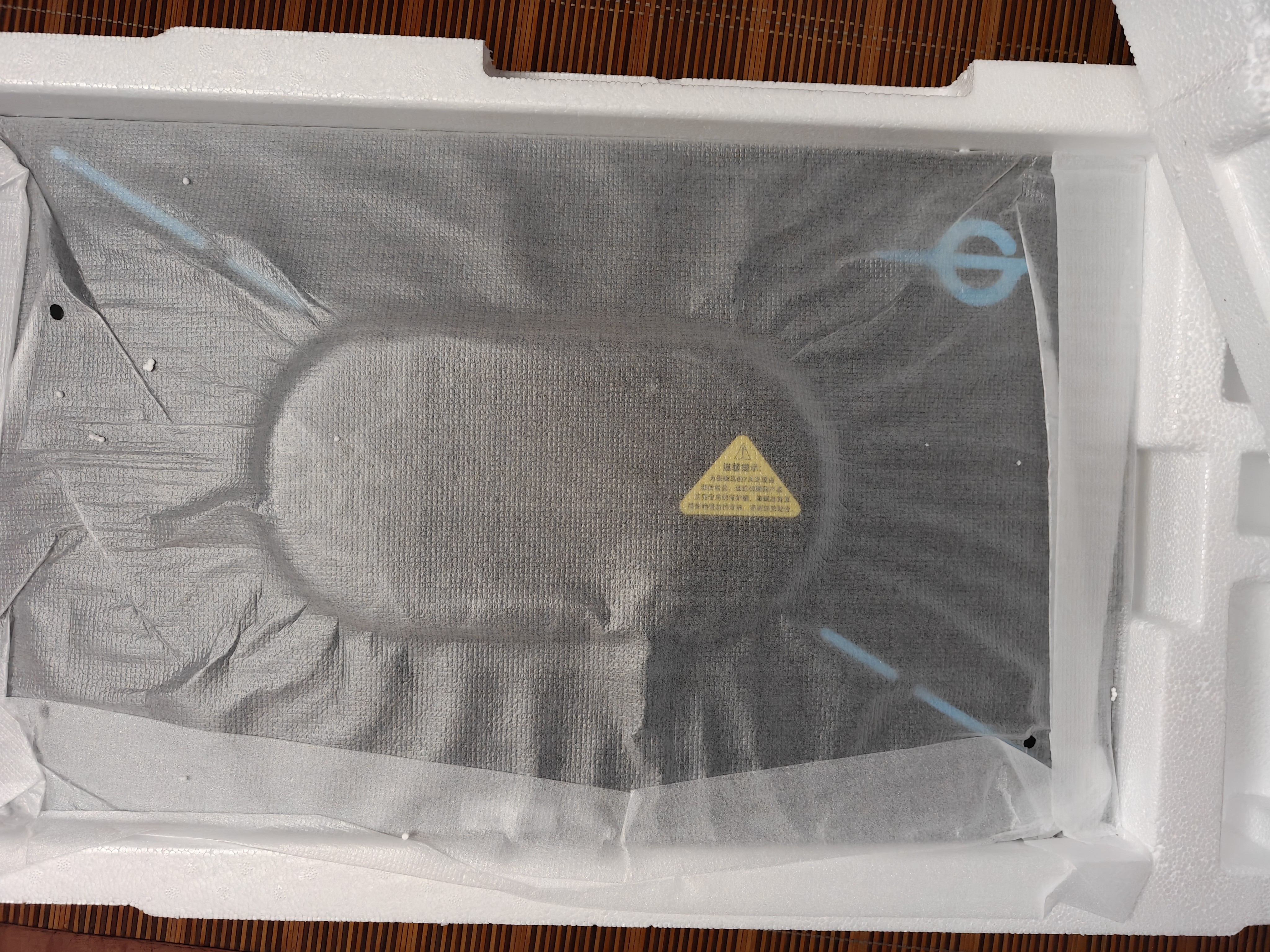 泰坦军团27英寸2K 275Hz双侧入光屏DyDs0.5ms升降支架HDR400硬件低蓝光 耳机挂240Hz电竞显示器KG277S PLUS 实拍图