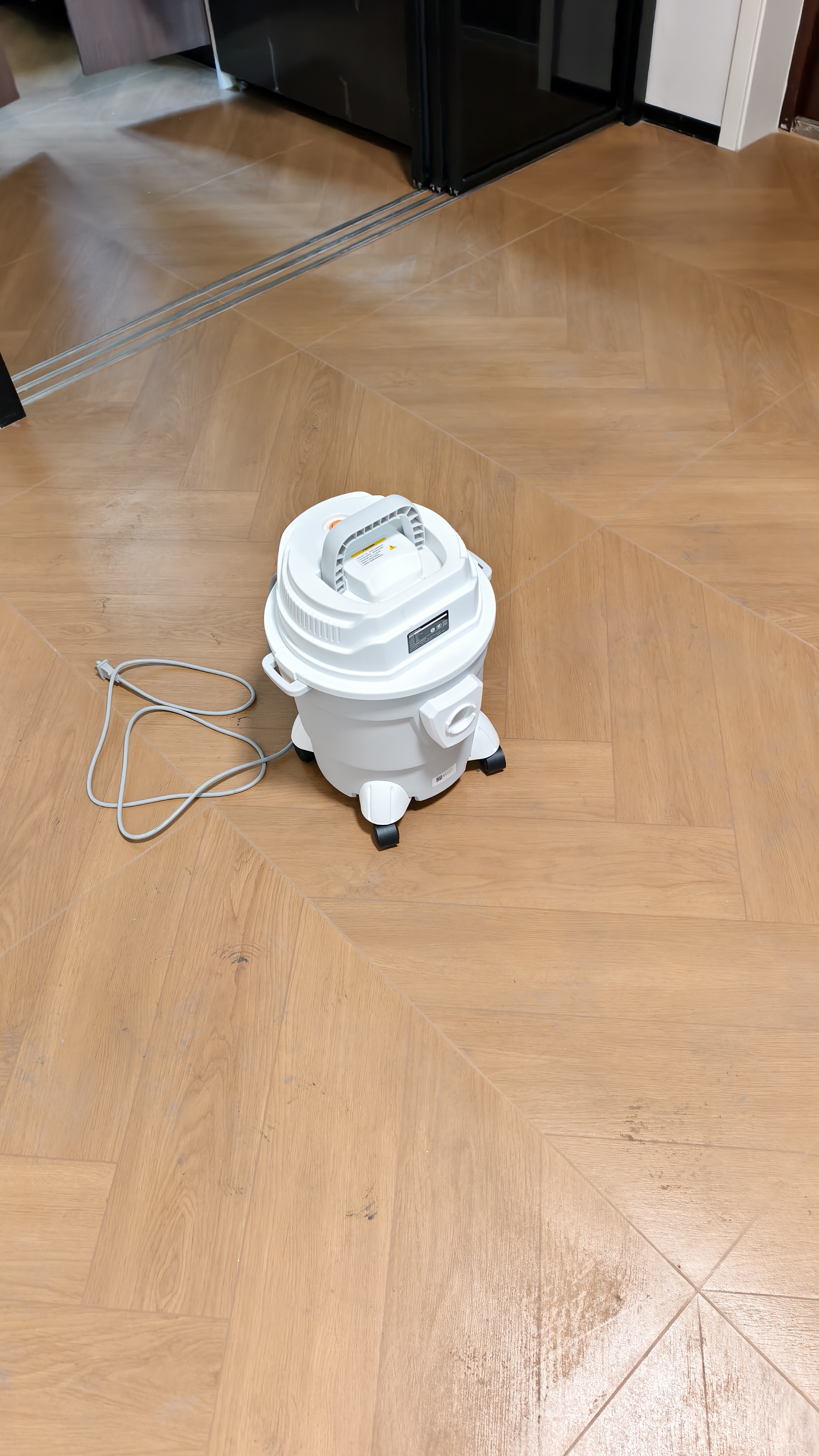 德尔玛（Deerma）【重磅新品】TJ700S 干吹两用吸尘器 家用商用 吸尘器桶式大吸力 整机降噪设计ZN-530 实拍图