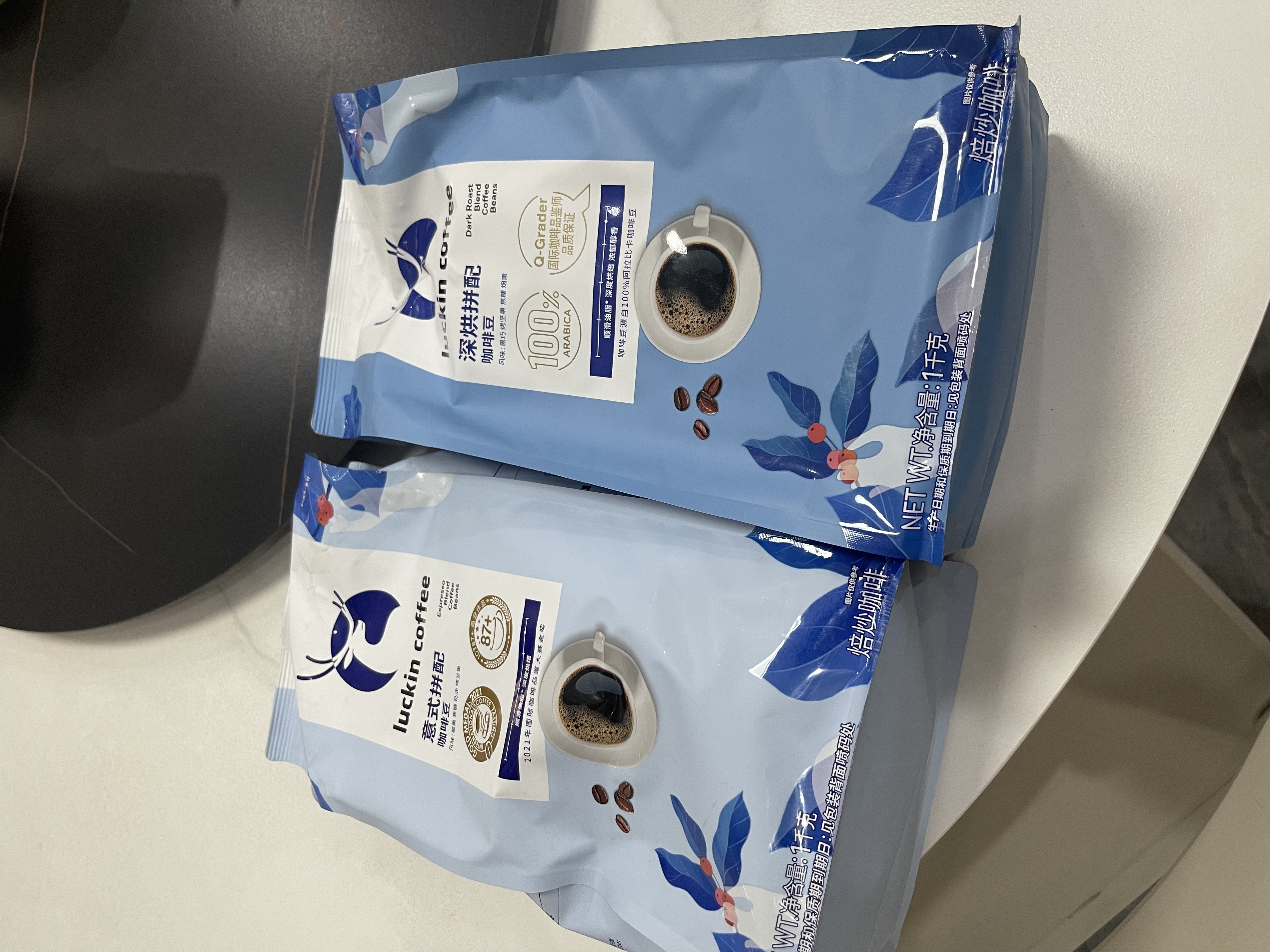 瑞幸咖啡金奖深烘+意式拼配咖啡豆2袋装共2kg精品手冲黑咖啡囤货 实拍图