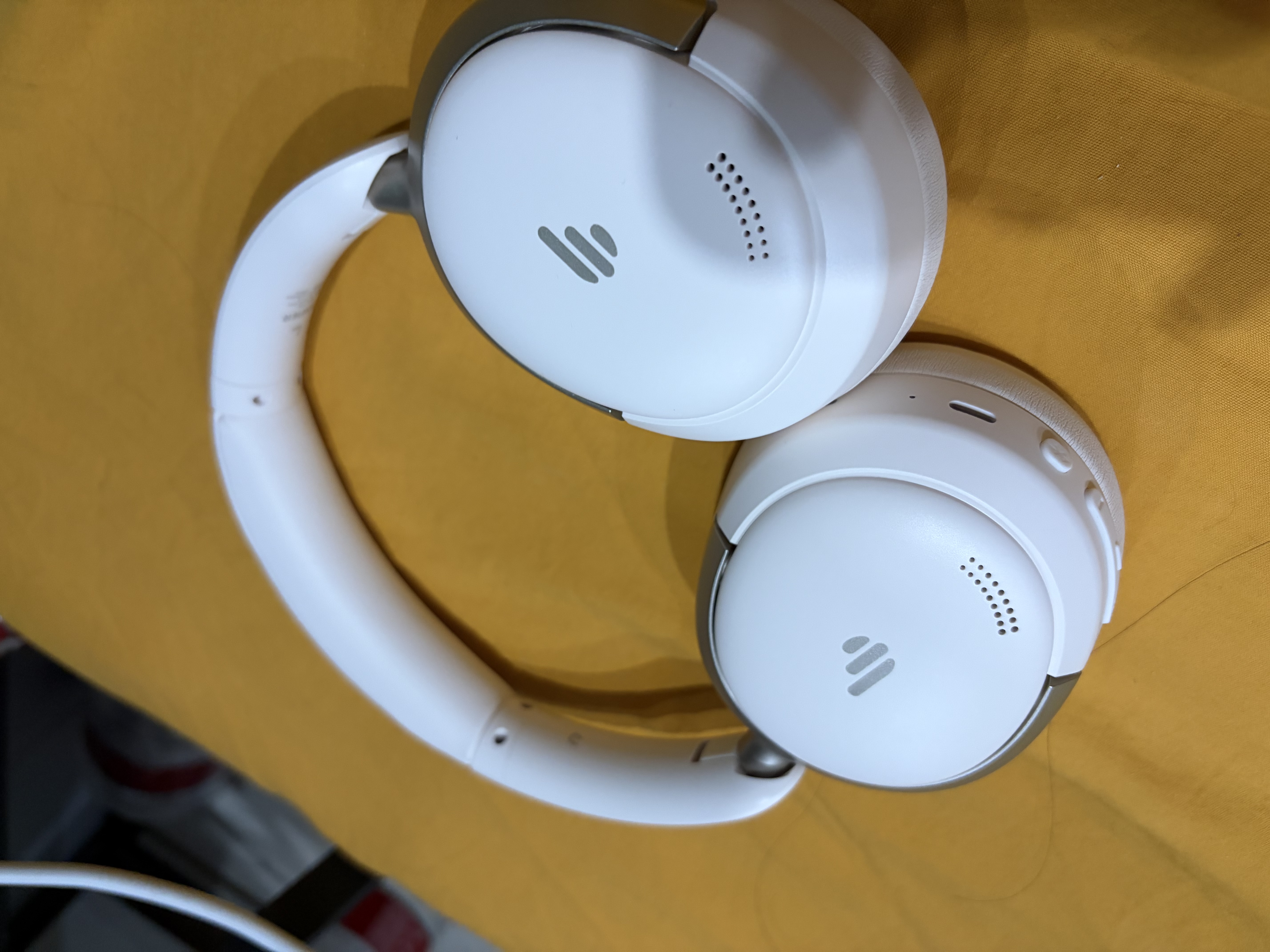 漫步者（EDIFIER）Atom Max ATM小金标 真无线头戴式蓝牙耳机 主动降噪耳机蓝牙5.4 低延迟游戏音乐双耳麦金标认证 云岩白+音乐会员月卡 实拍图