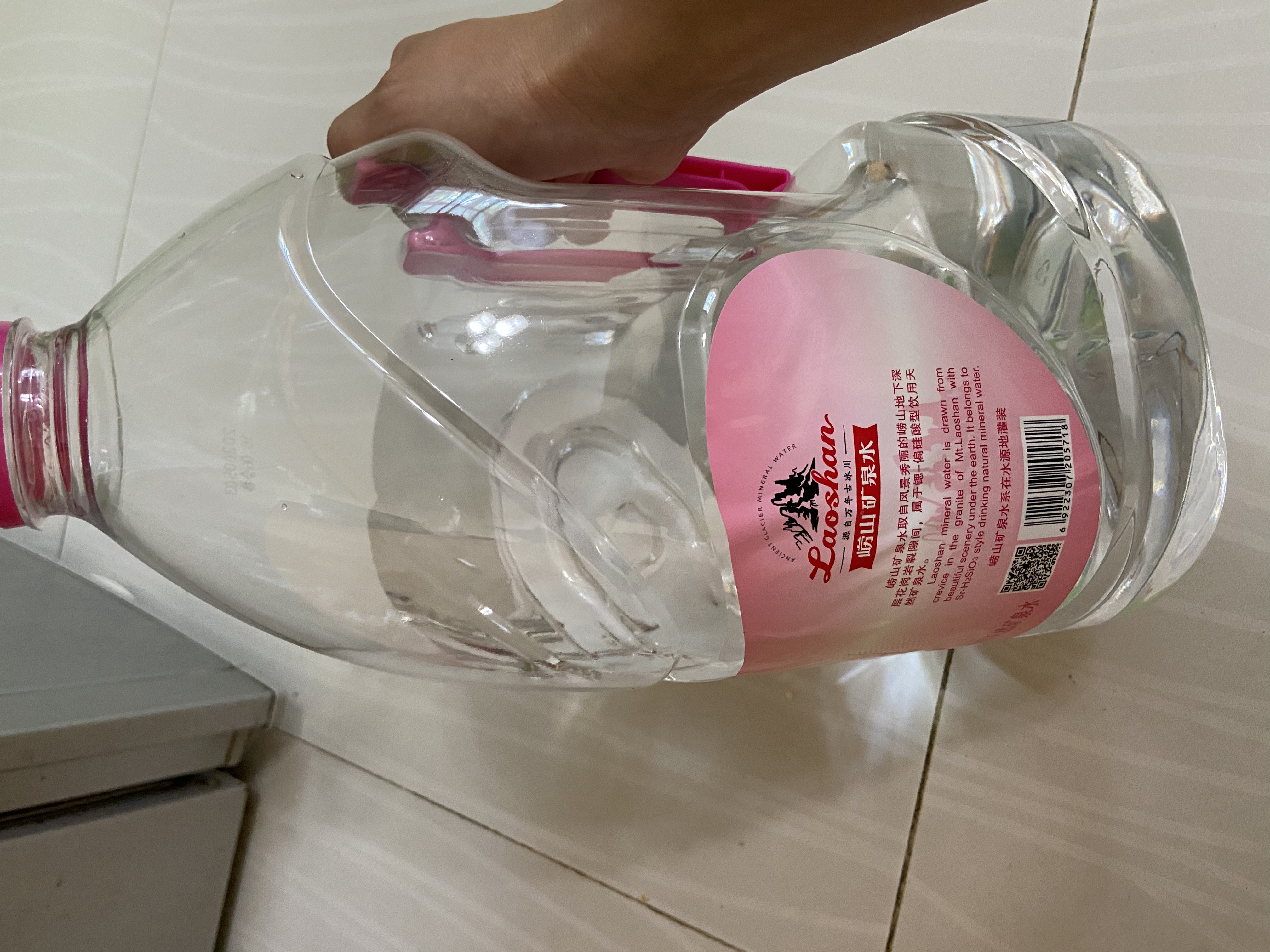 崂山中华老字号天然矿泉水桶装水办公家用大桶水5L*4桶 热门商品  实拍图